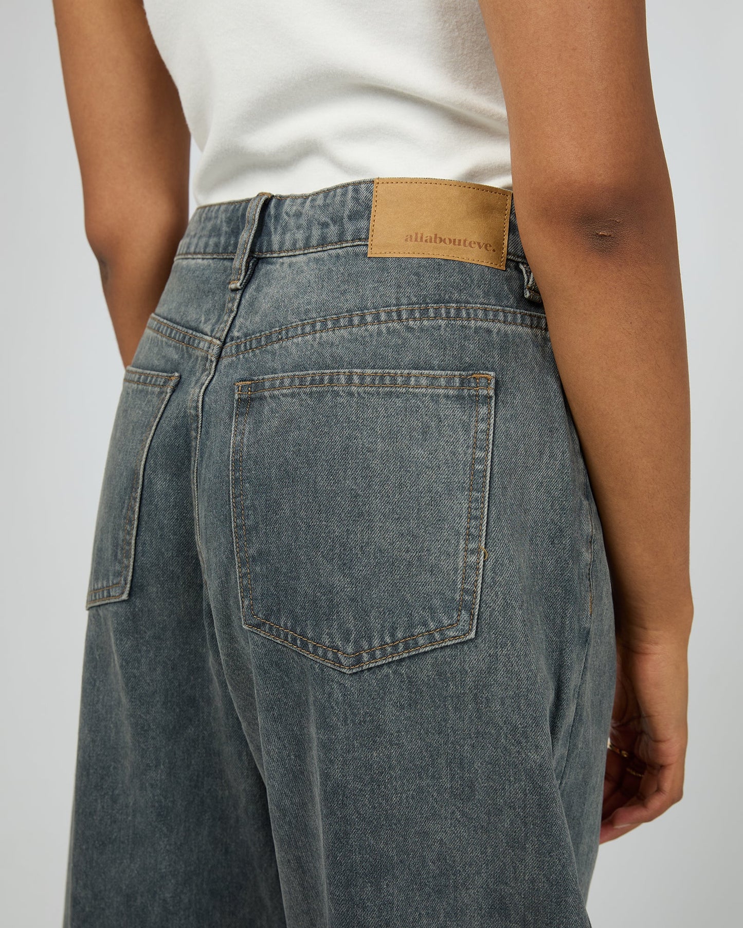 Hallie Barrel Leg Jean Slate