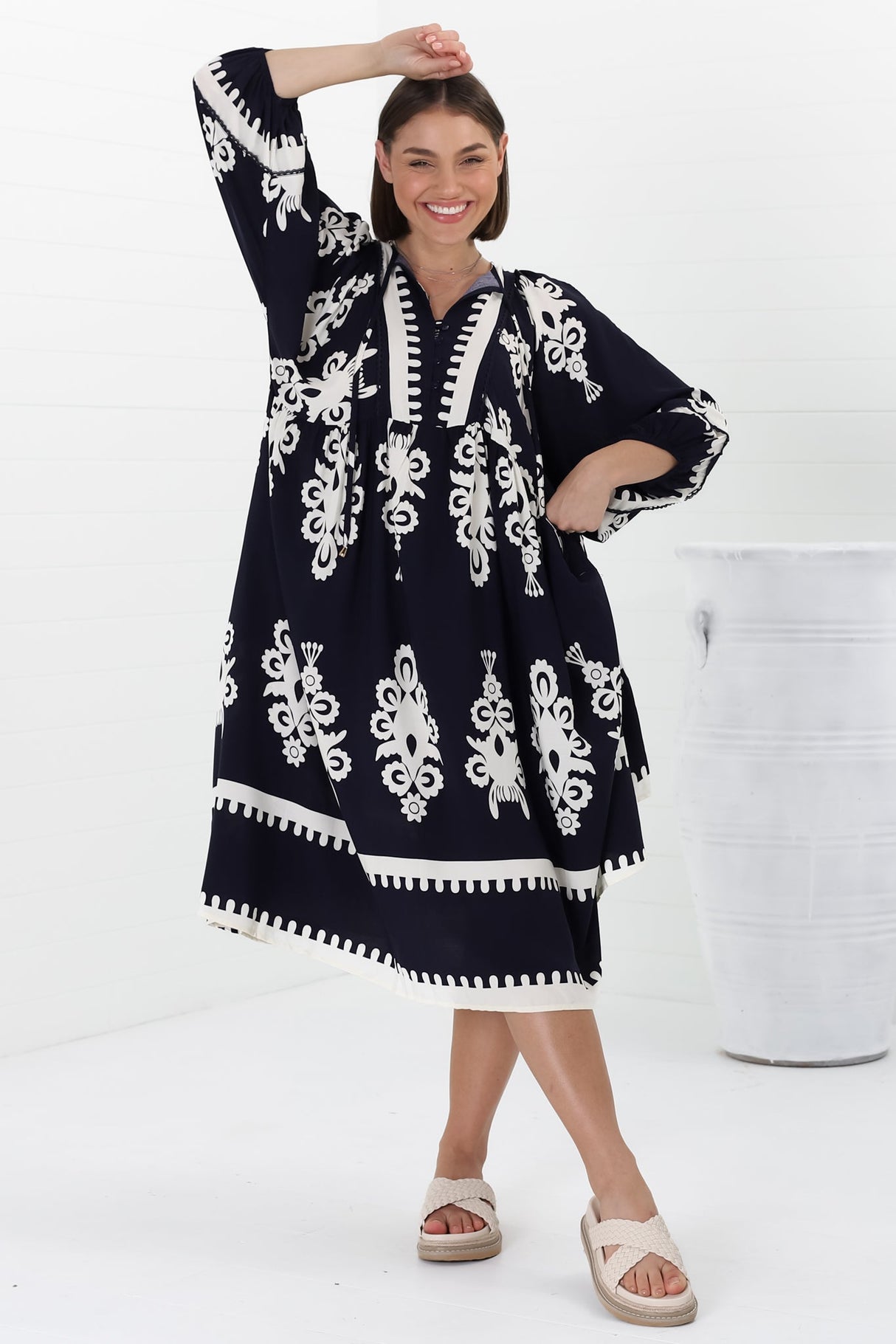 Kamali Midi Dress - Batwing Sleeve Smock Dress With Lace Detailing In Casper Print Navy