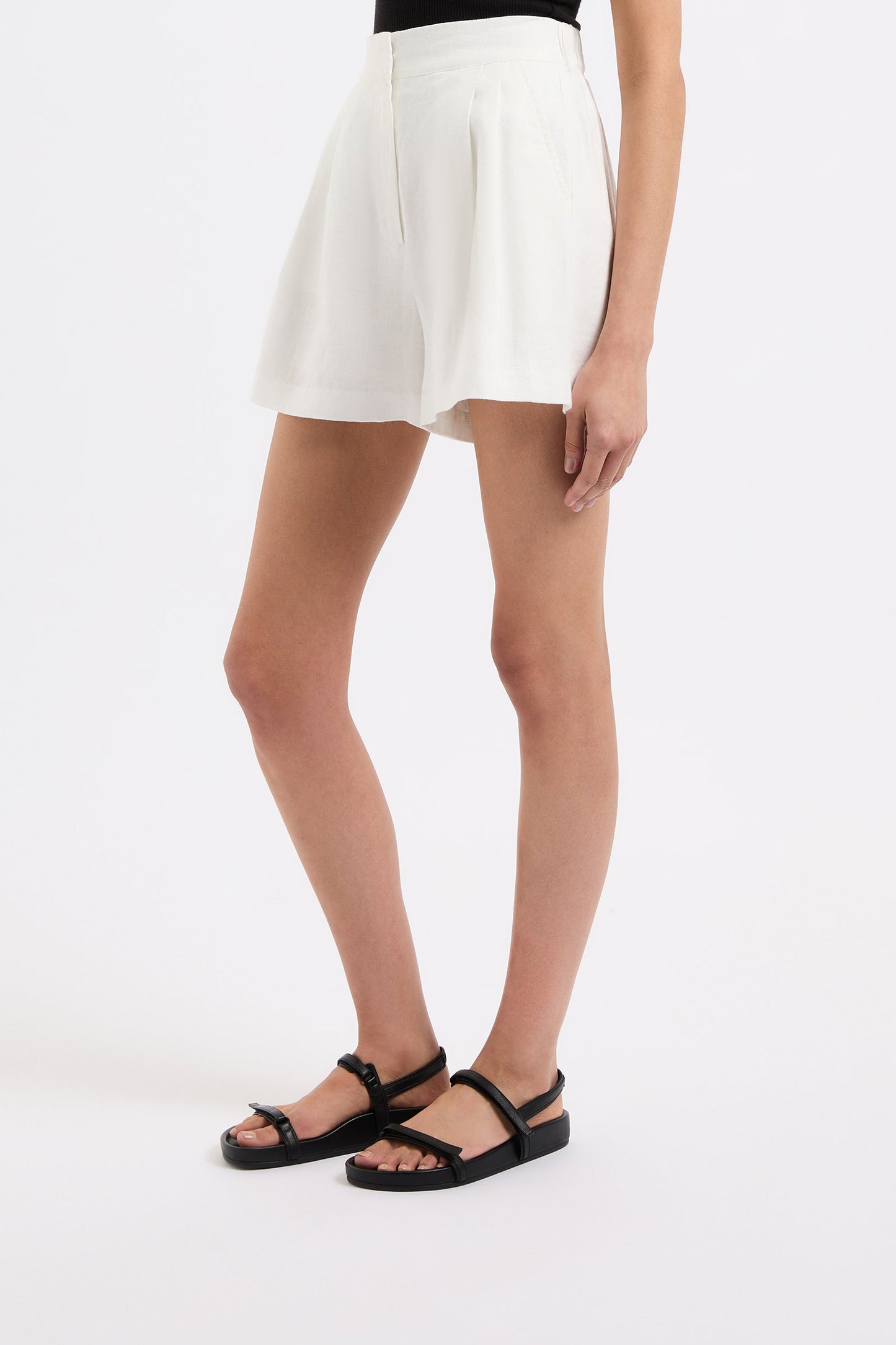 Thilda Tailored Short