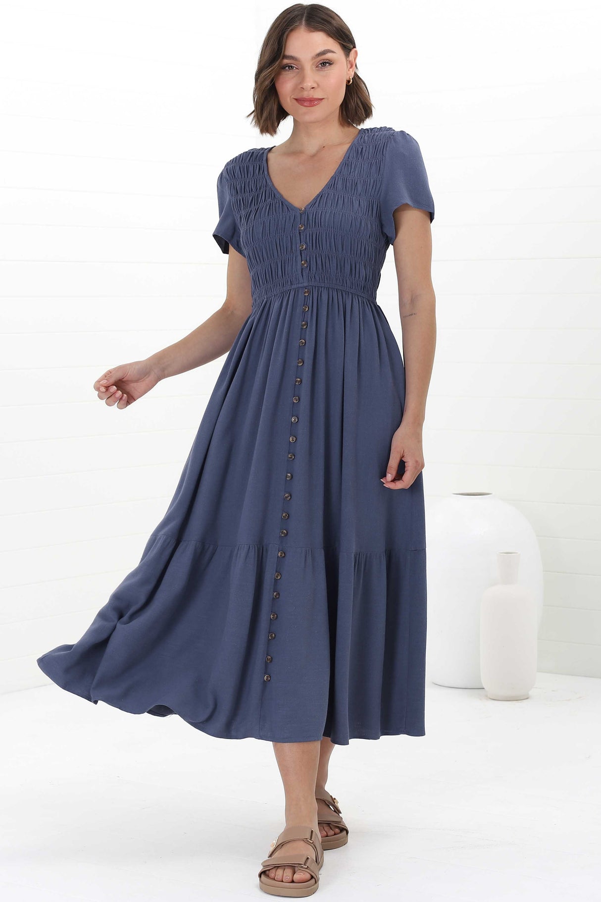 Stephan Midi Dress - Cap Sleeve Tortoiseshell Button-Down Tiered Dress In Navy