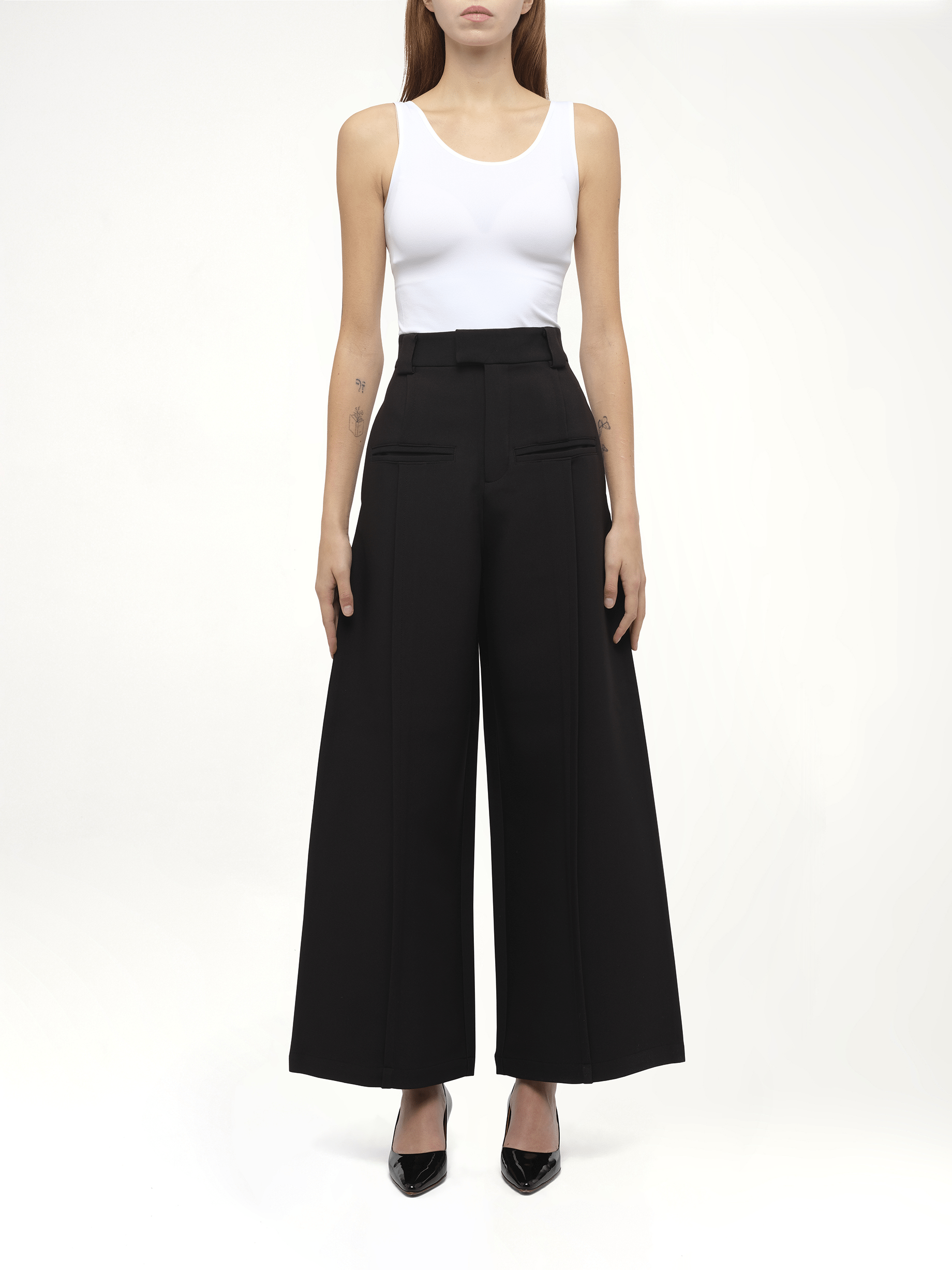 Hand in Front Pocket Pant in Black