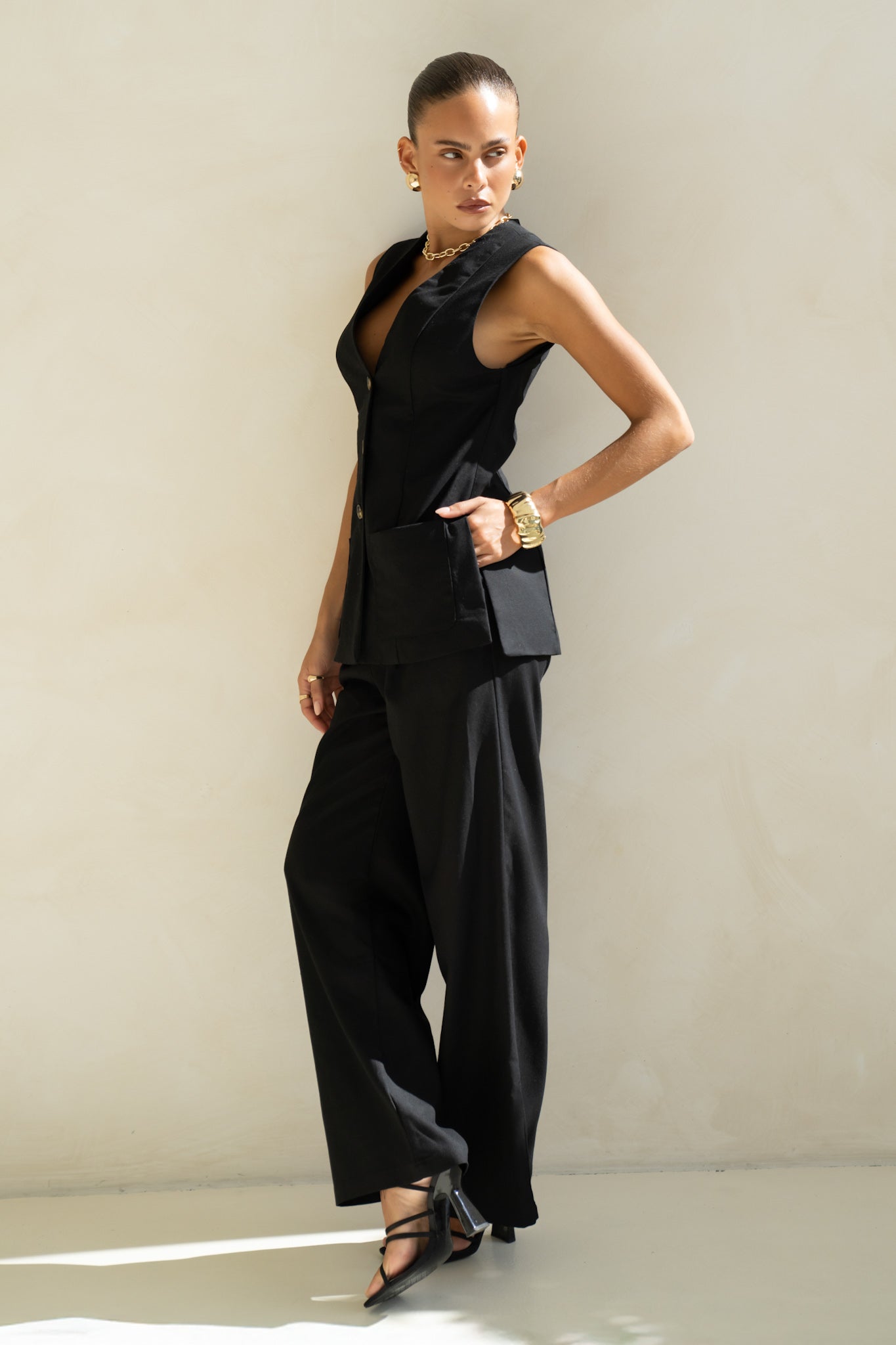 Keke Black Linen Blend Vest