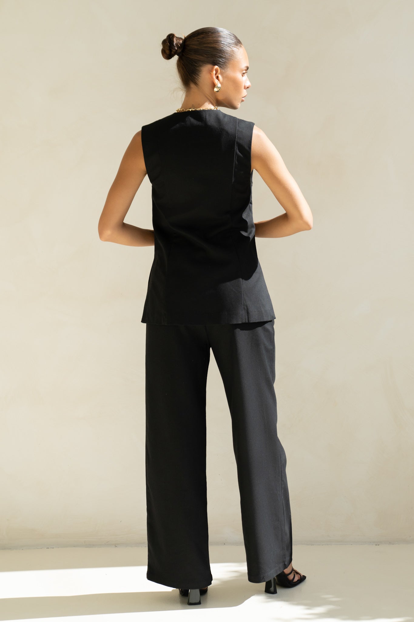 Keke Black Linen Blend Vest