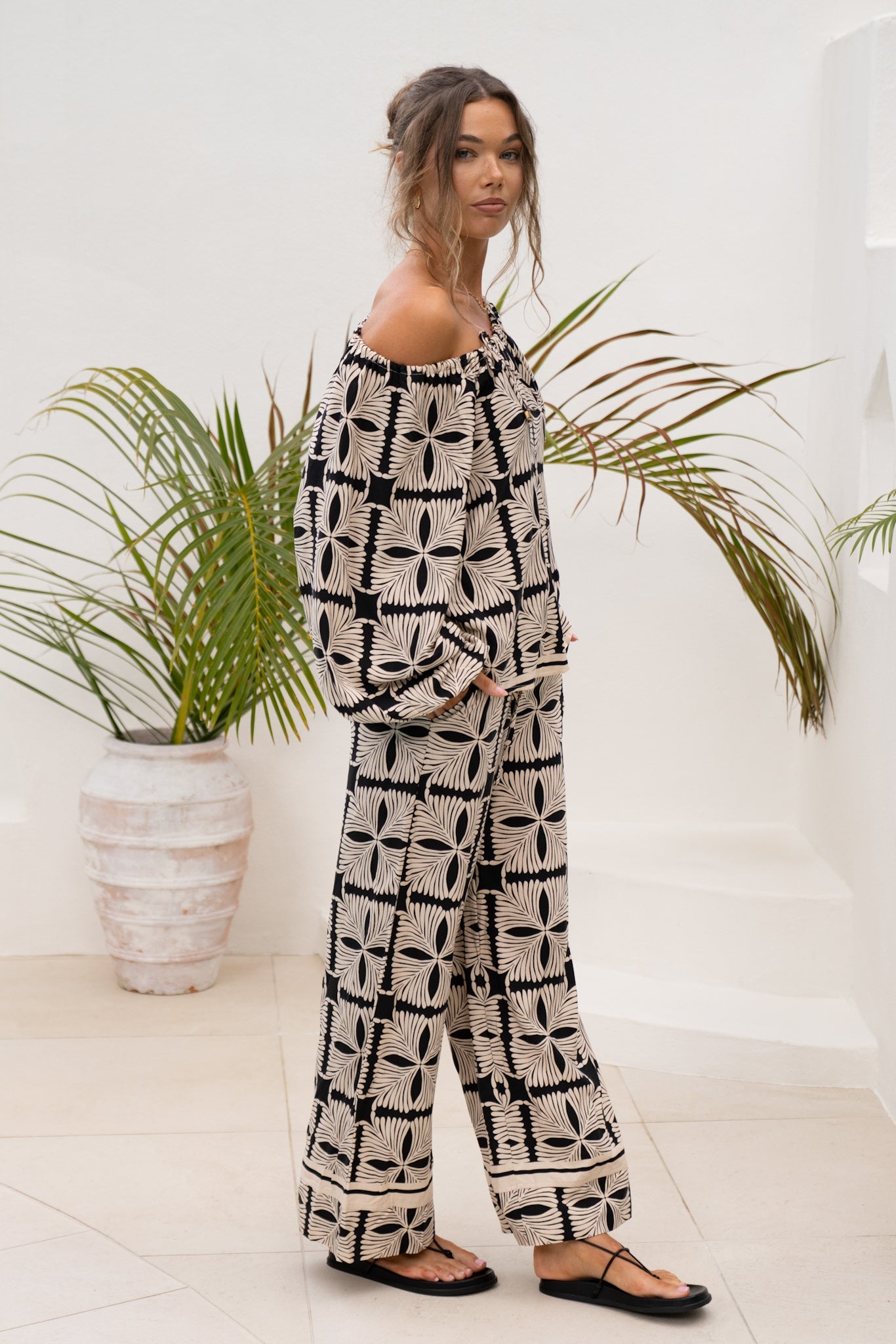 Soraya Black Beige Abstract Pants