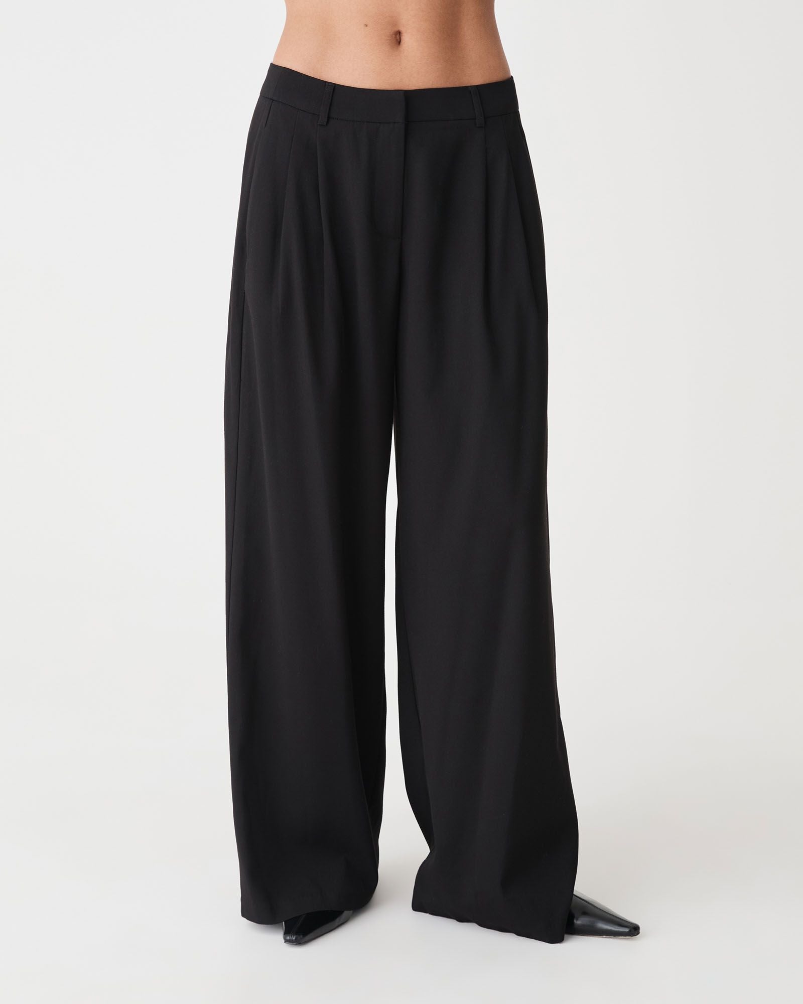 Arden Mid Rise Pleated Pants