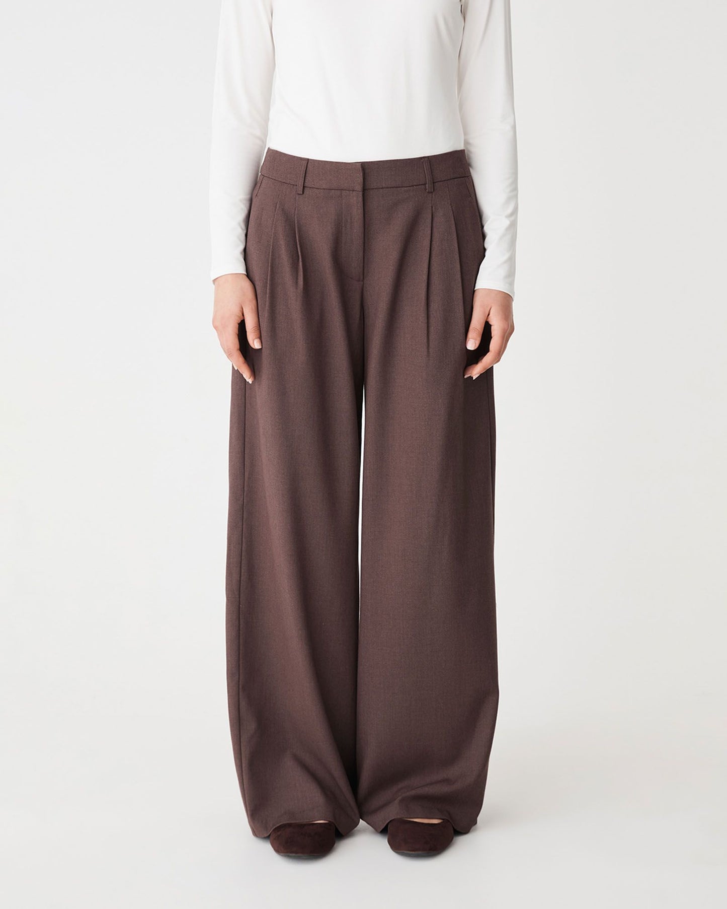 Arden Mid Rise Pleated Pants