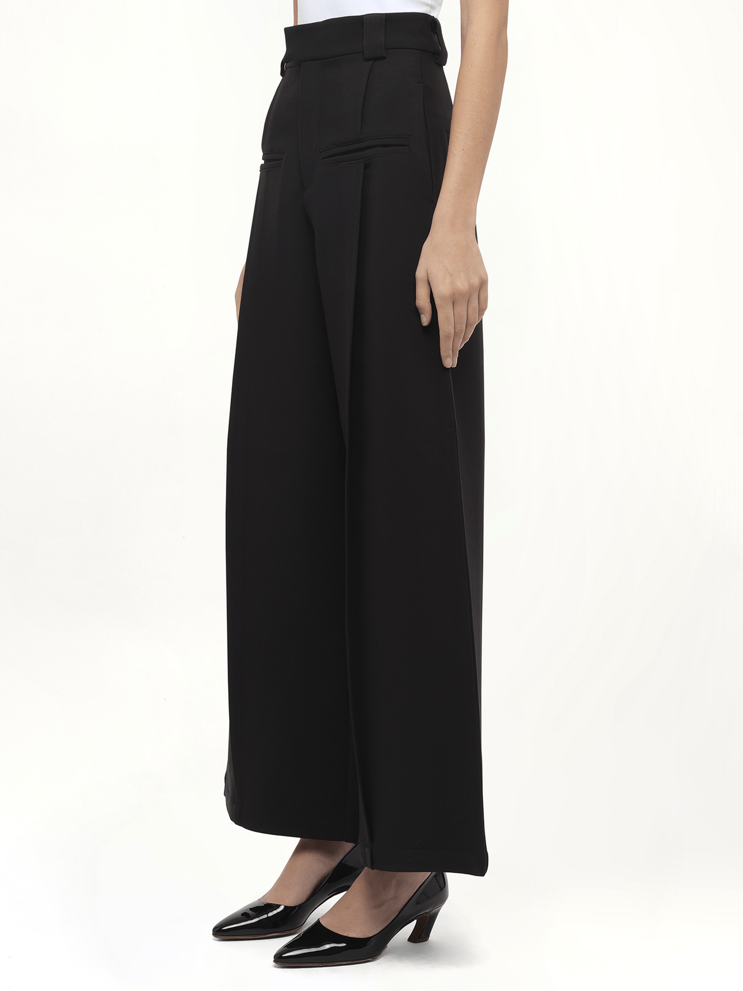 Hand in Front Pocket Pant in Black