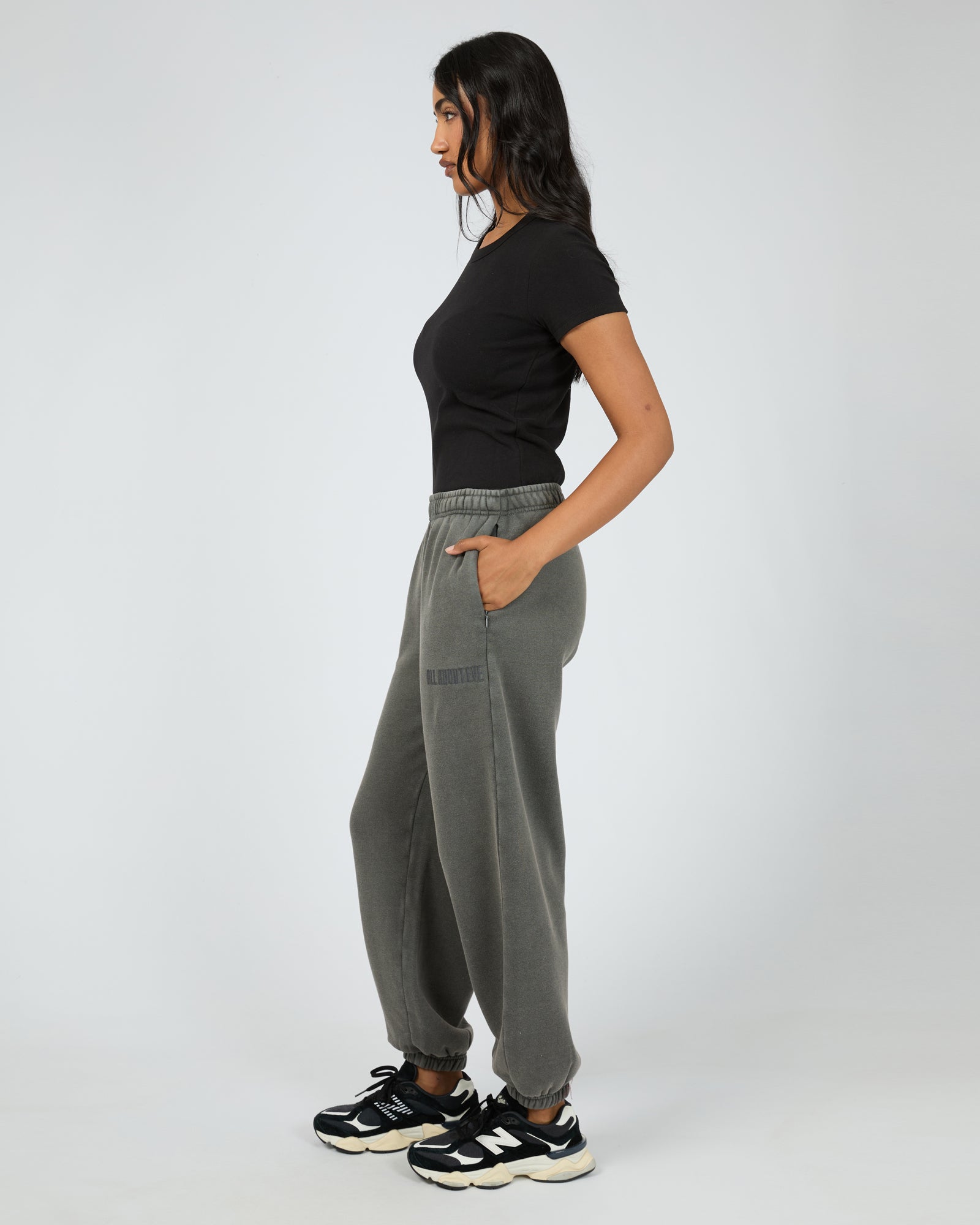 Vital Washed Trackpant Charcoal