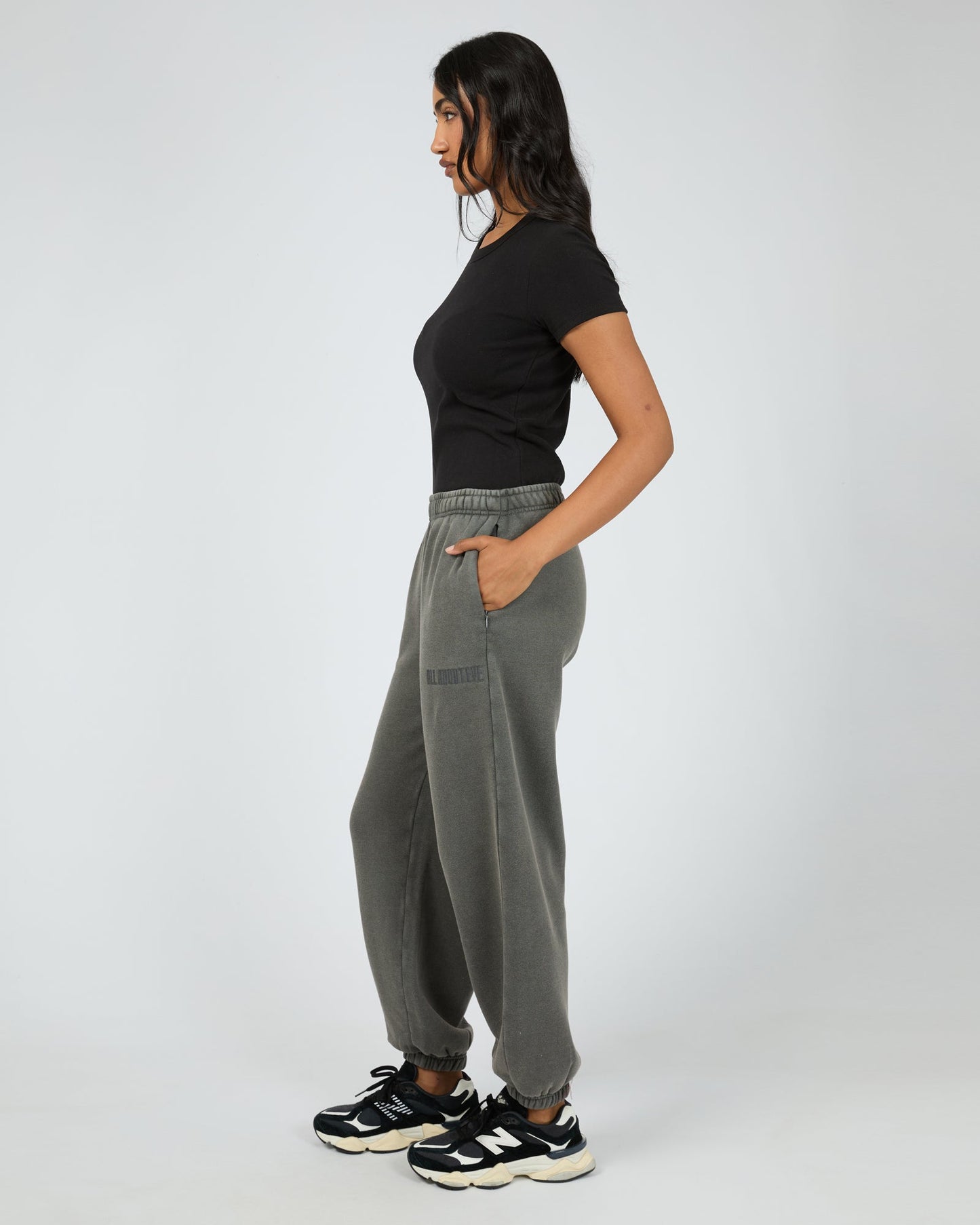 Vital Washed Trackpant Charcoal
