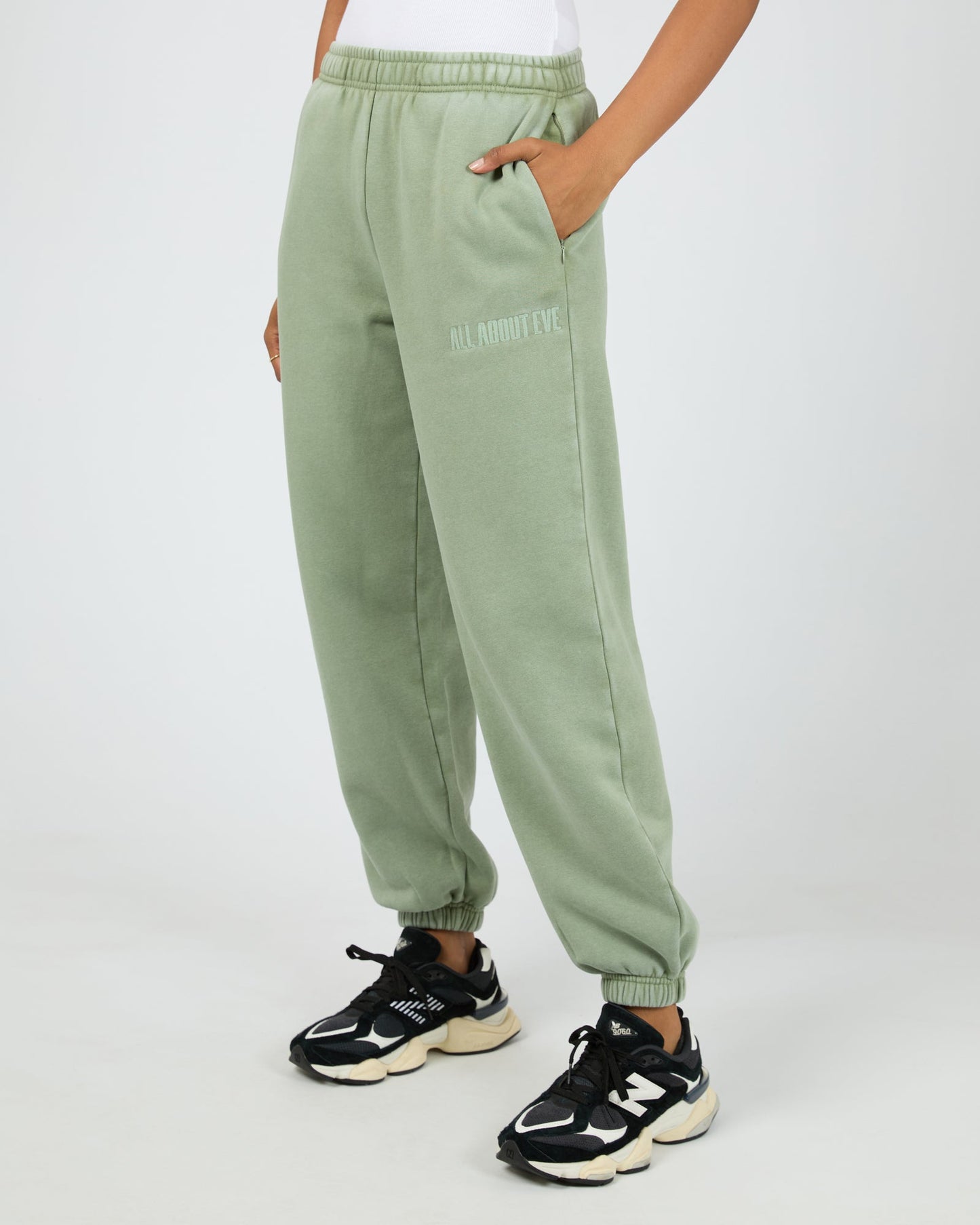 Vital Washed Trackpant Khaki