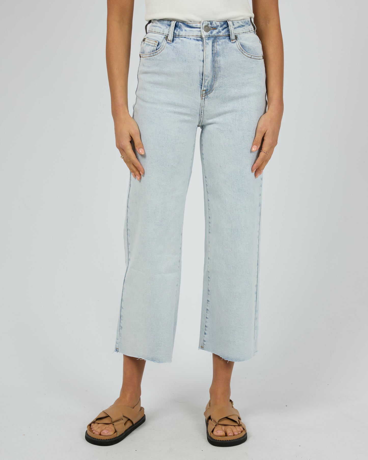 Charlie High Rise Wide Leg Jean Bleach