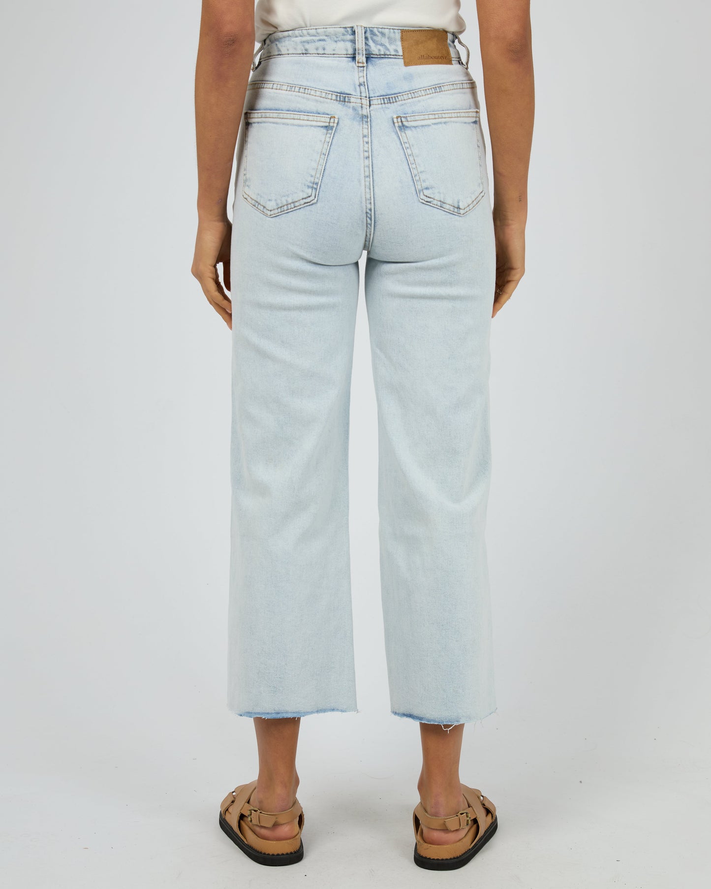 Charlie High Rise Wide Leg Jean Bleach