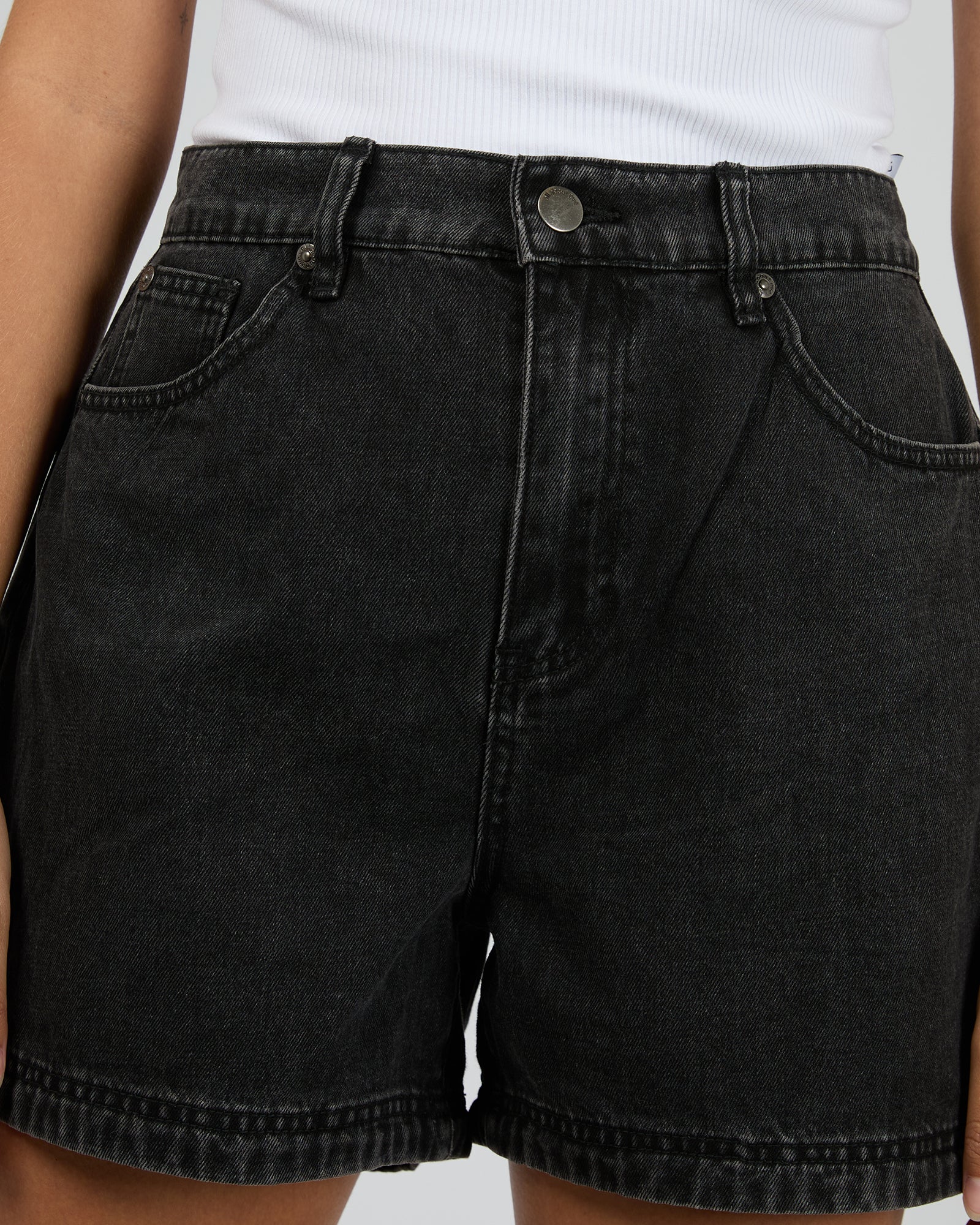 Josie Short Washed Black