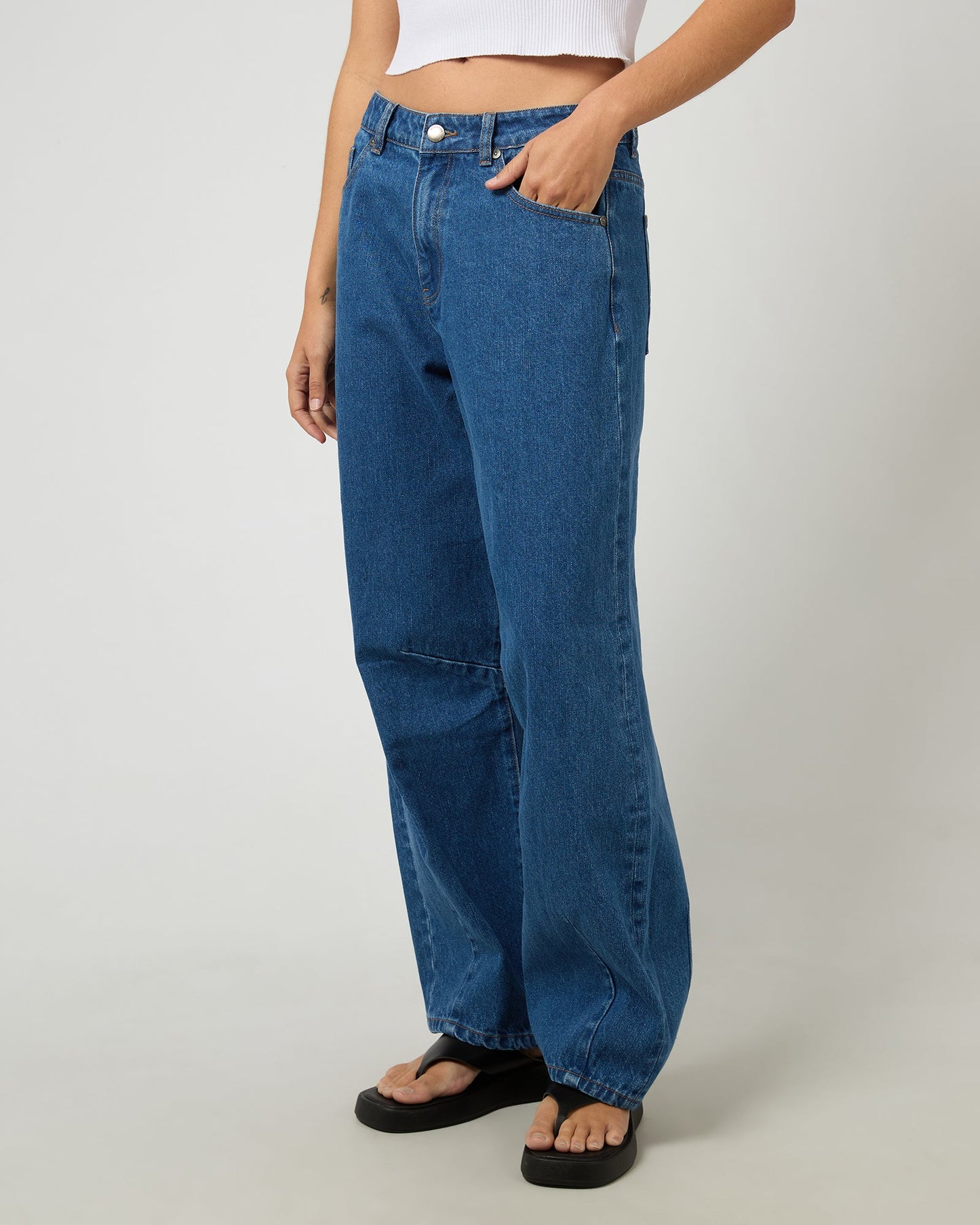 Hallie Barrel Leg Jean Heritage Blue