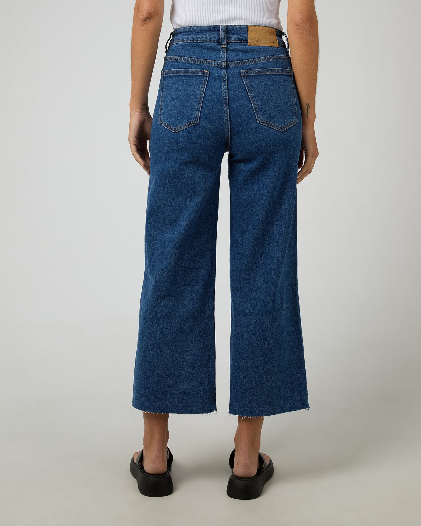 Charlie High Rise Wide Leg Jean Mid Blue