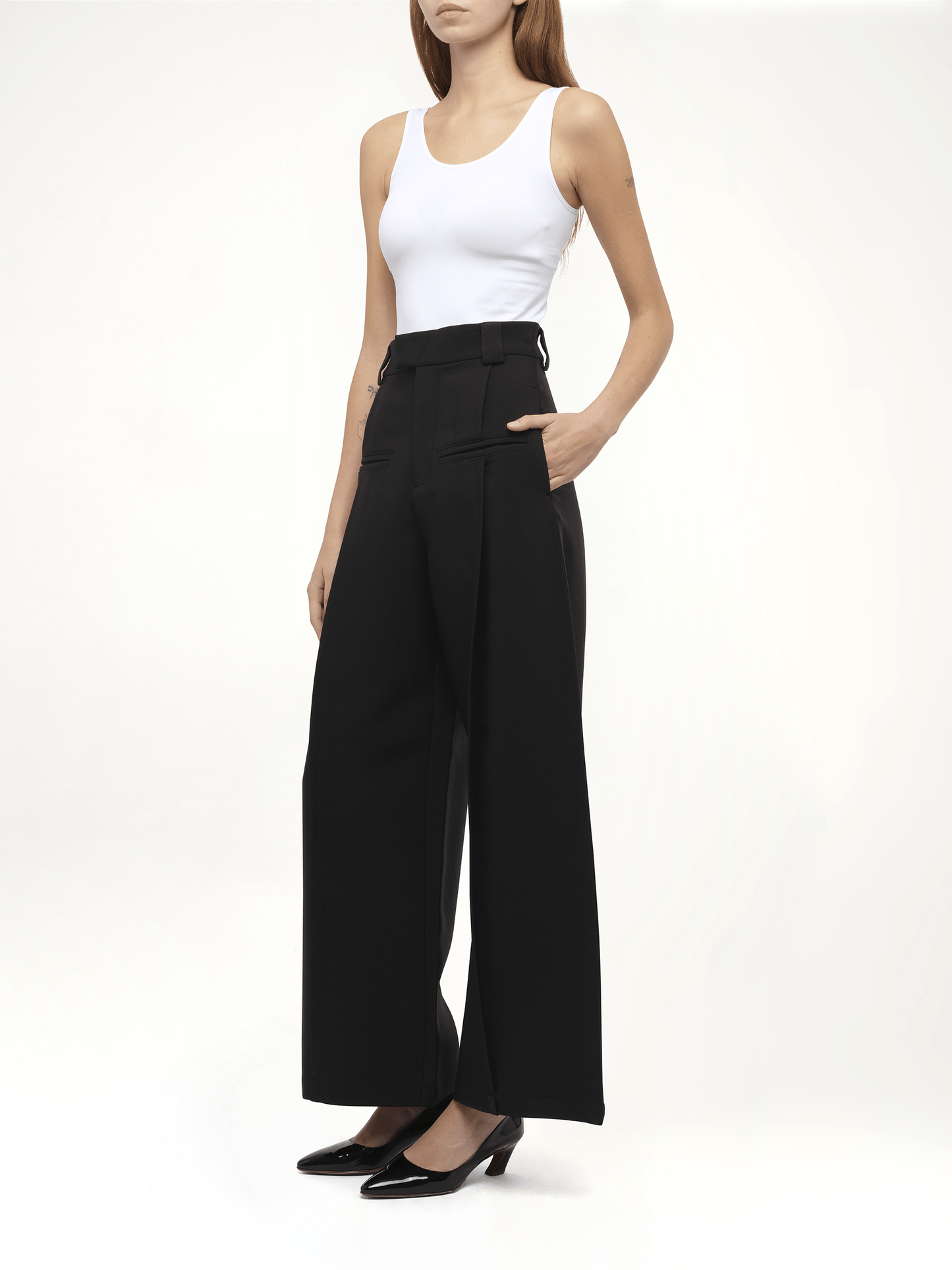 Hand in Front Pocket Pant in Black