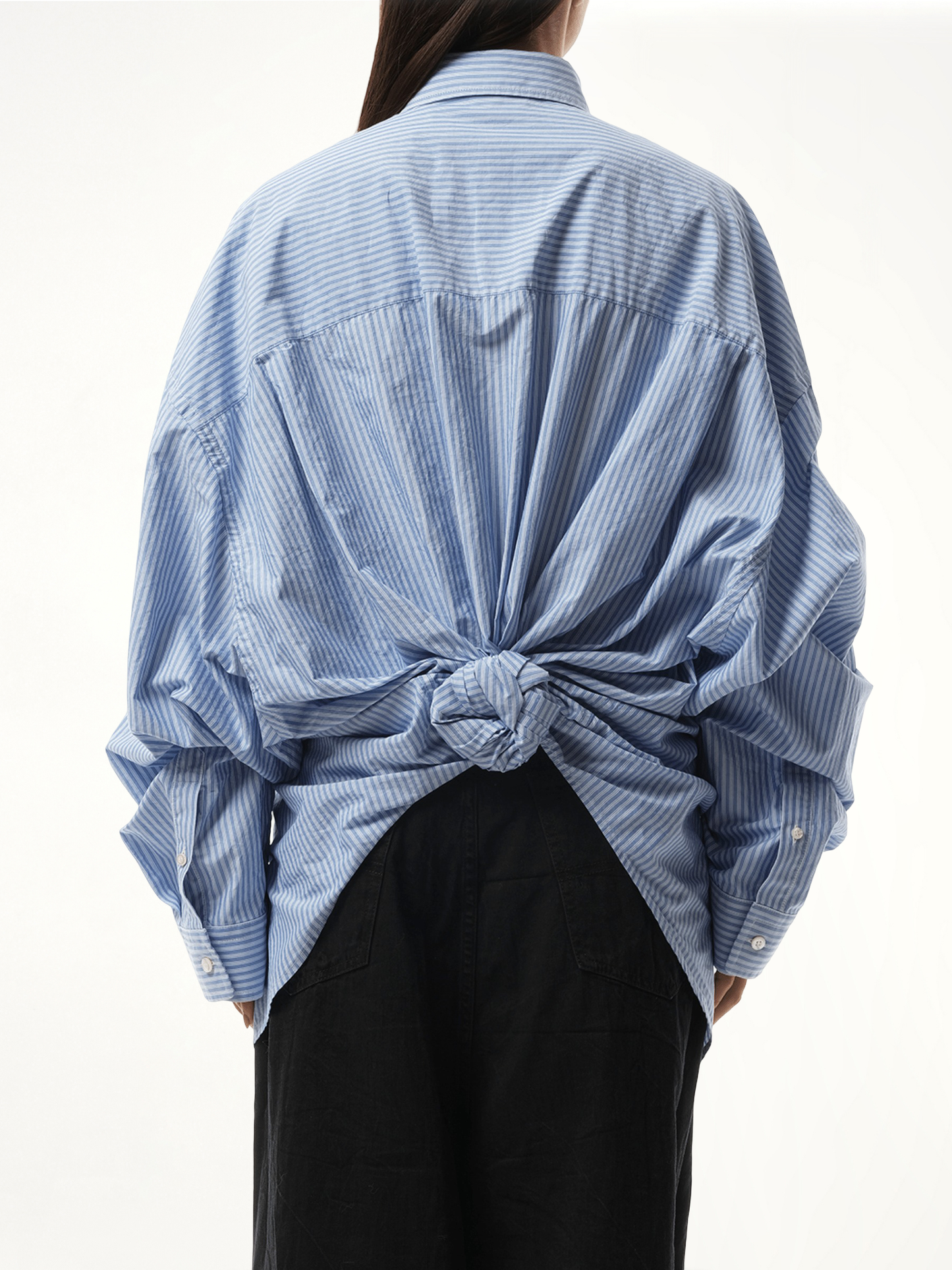 Long Sleeve Knotted Shirt in Blue/White