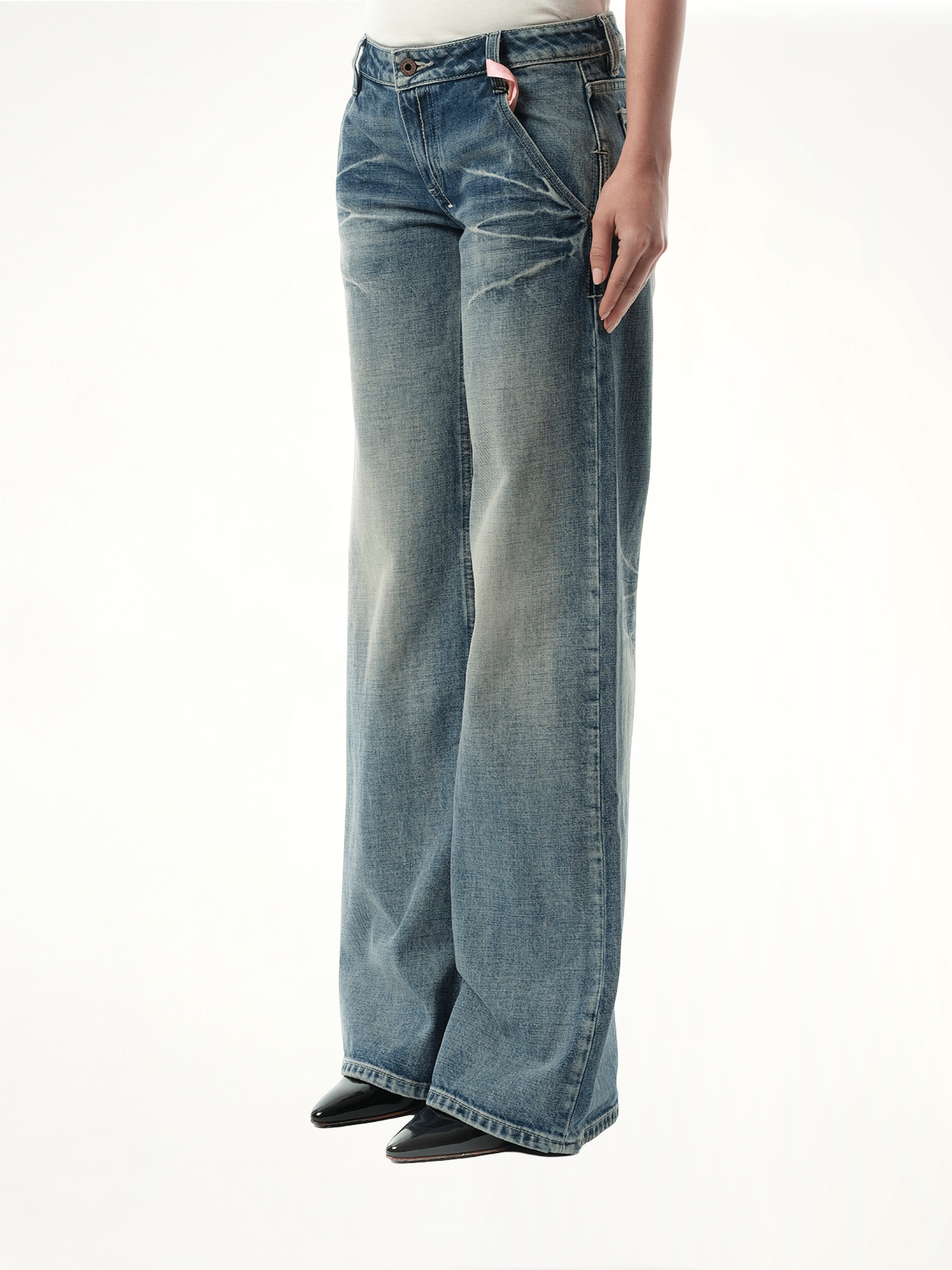 888 Low-Rise Oversized Jeans in Light Blue