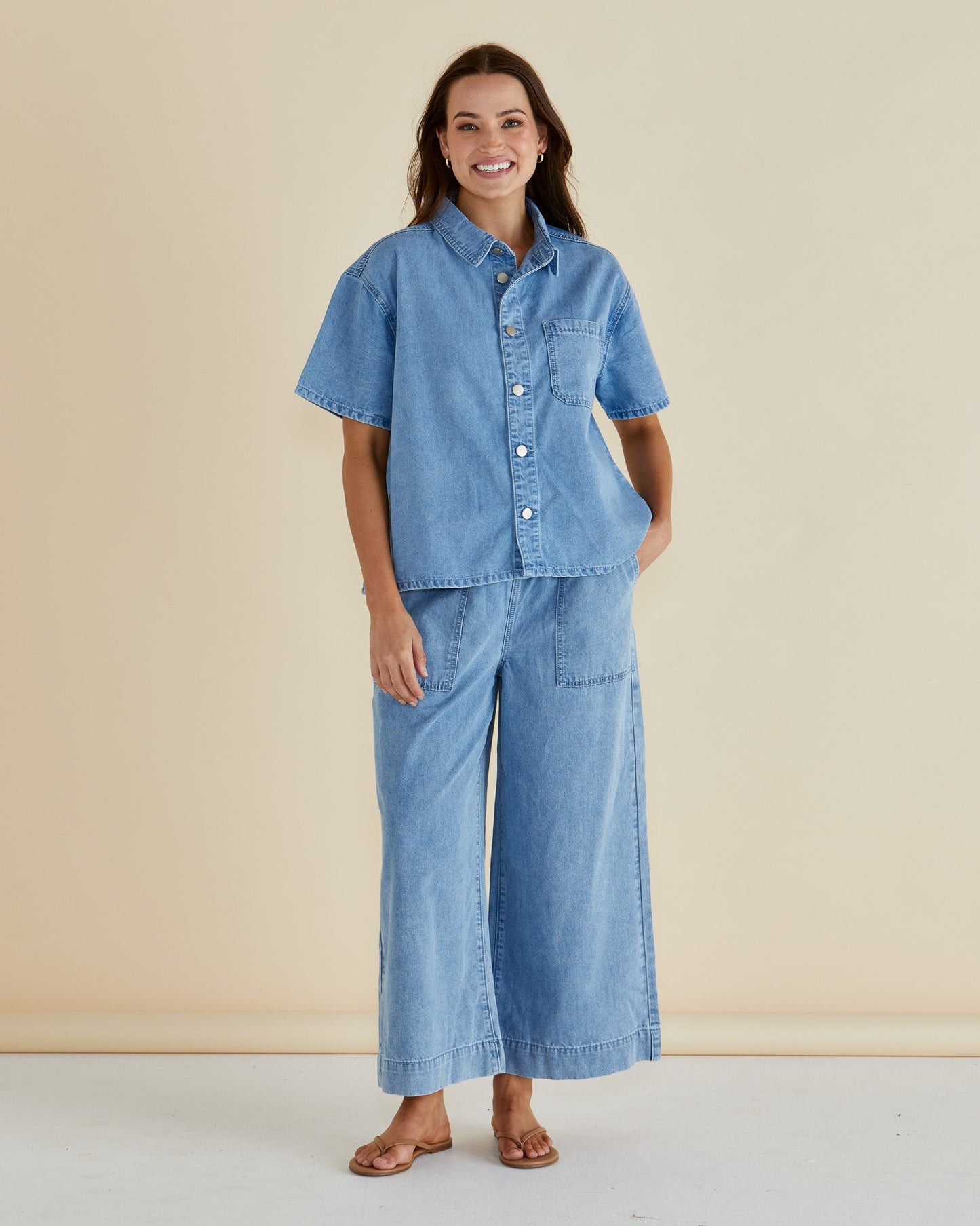 Saffra Relax Leg Jean - Medium Wash