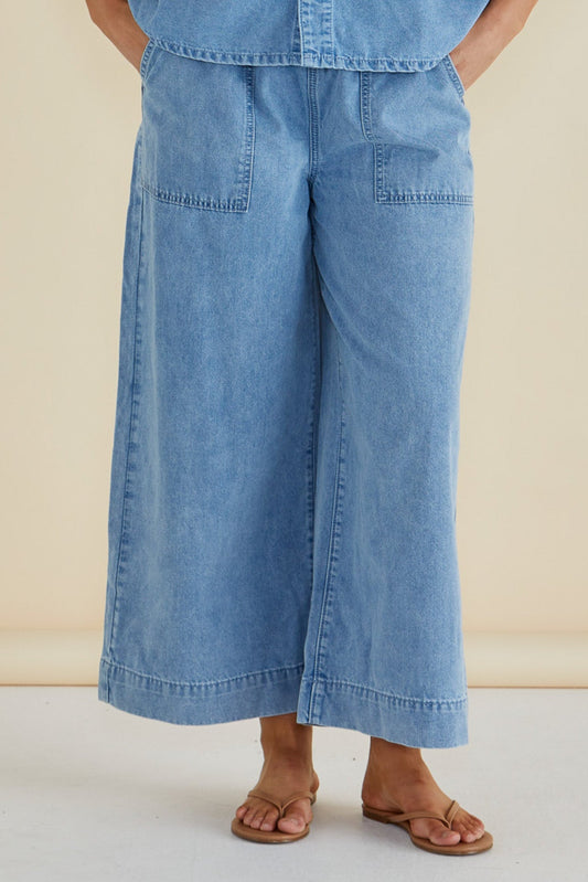 Saffra Relax Leg Jean - Medium Wash