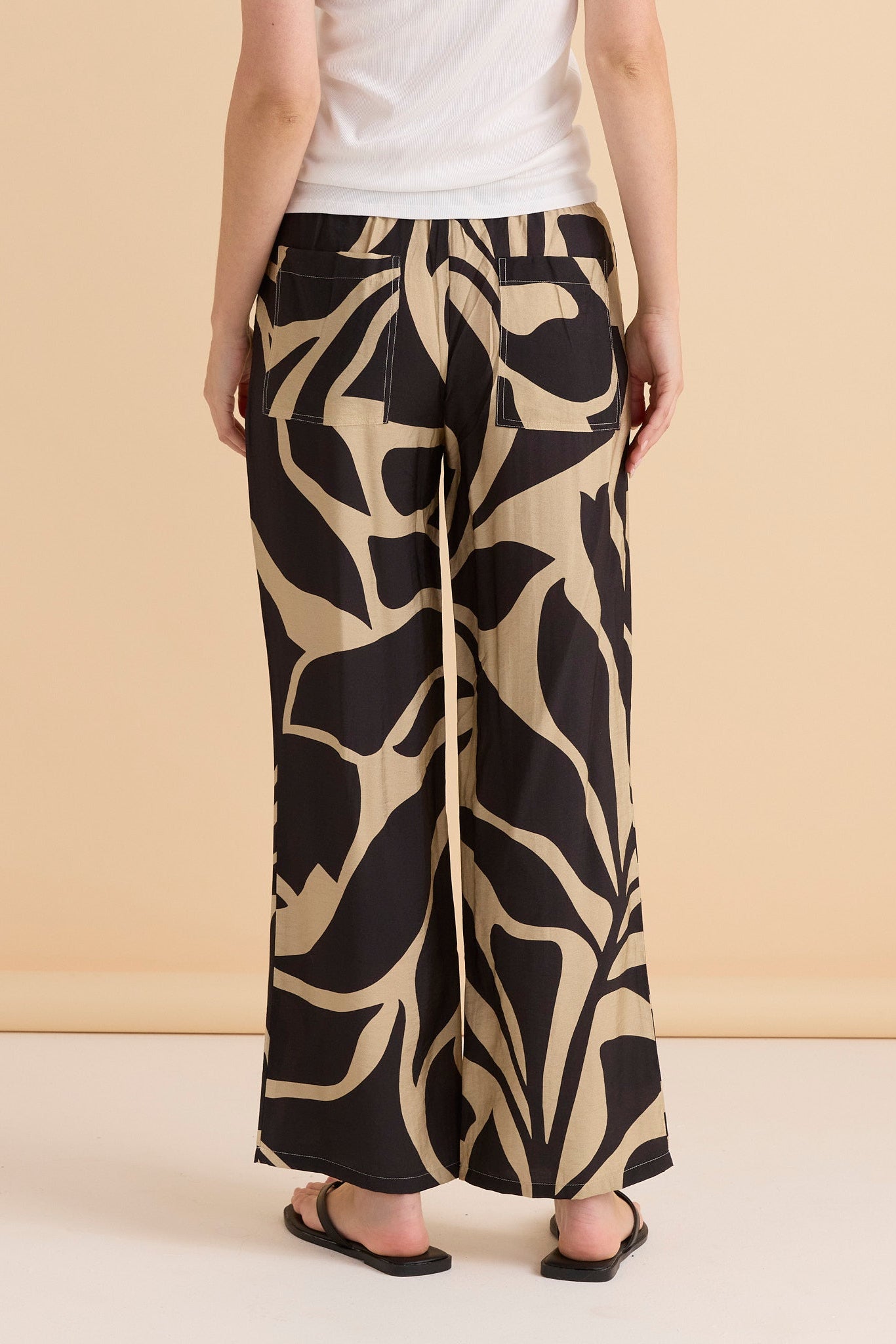Sutton Relax Pant - Monochrome Floral