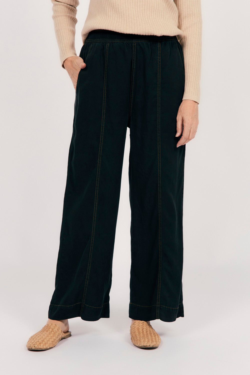Breezy Tencel Relaxed Pant in Black