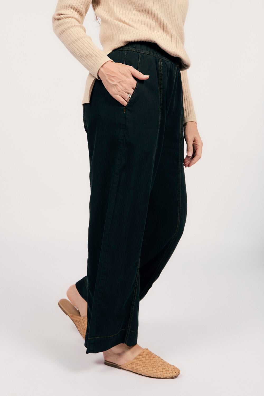 Breezy Tencel Relaxed Pant in Black