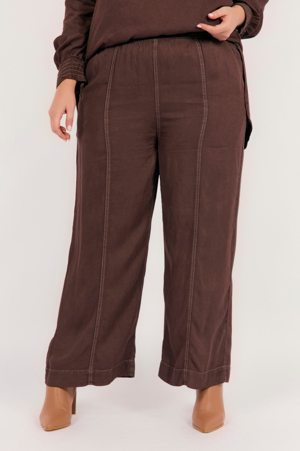 Breezy Tencel Relaxed Pant in Chocolate