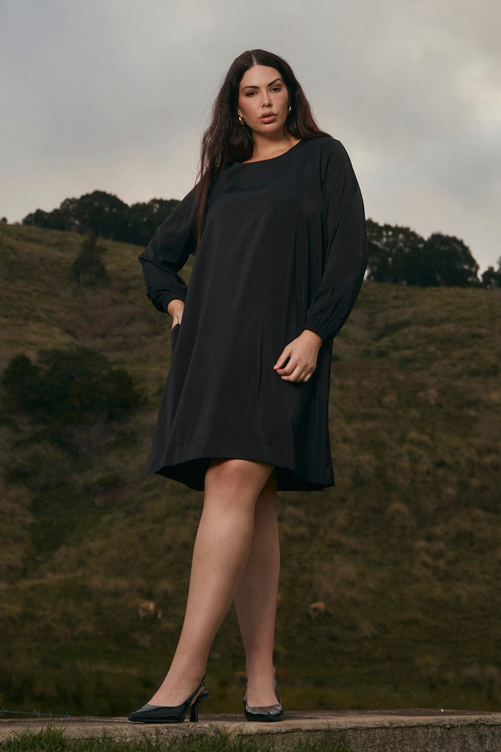 Hazel Long Sleeve Midi Dress in Black