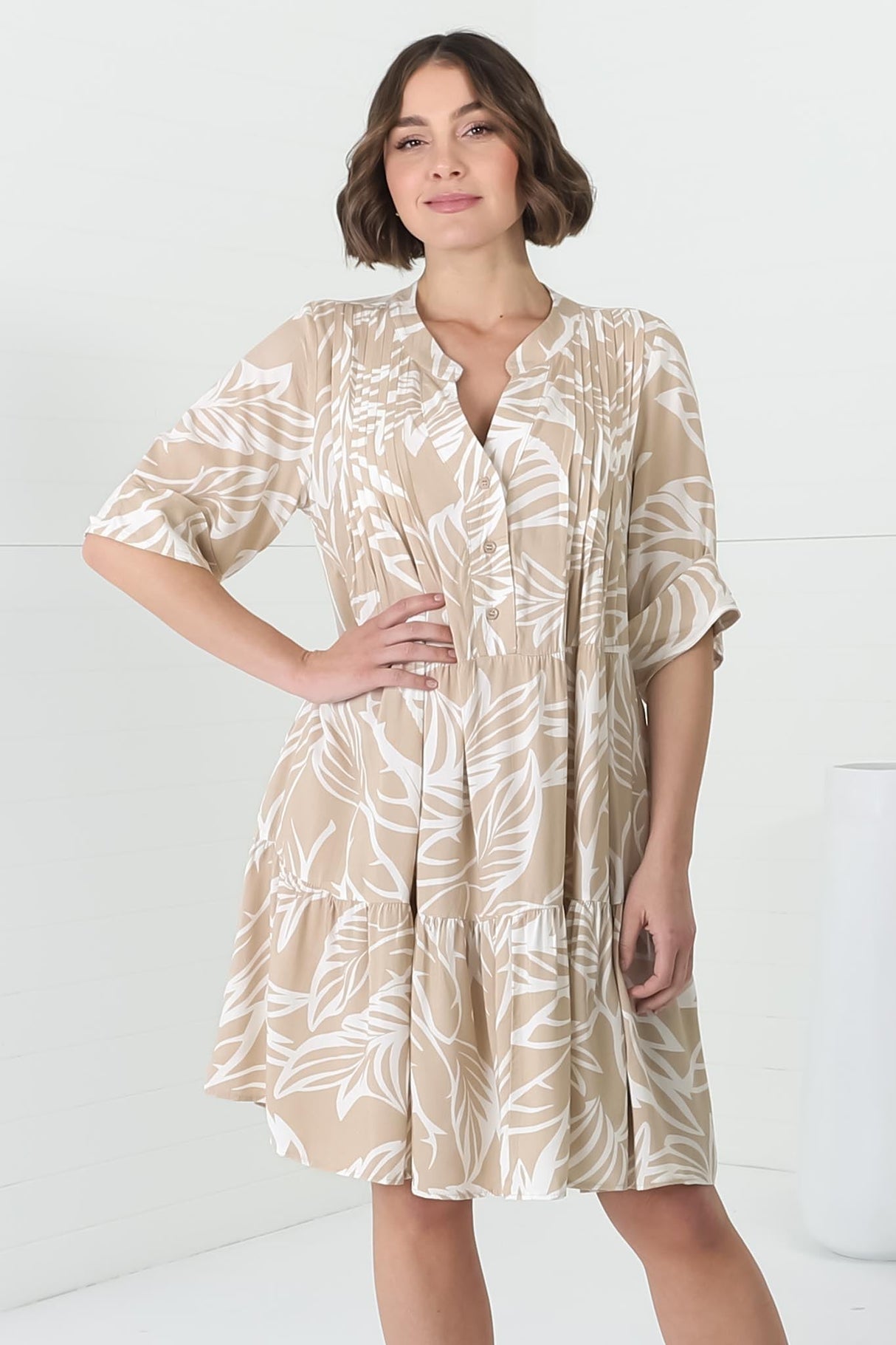 Evie Mini Dress - 3/4 Sleeve Tiered Smock Dress In Jeani Print Beige