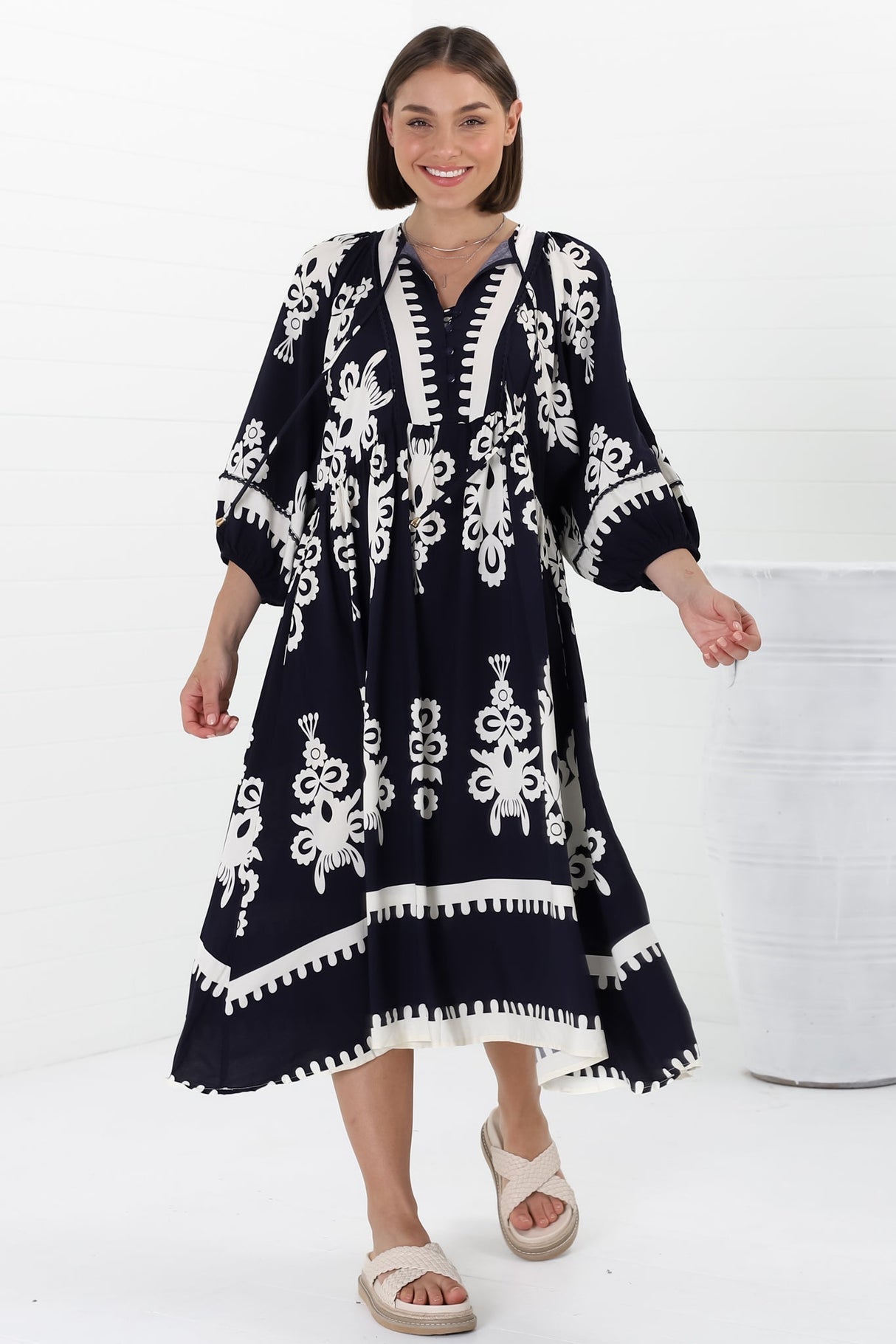 Kamali Midi Dress - Batwing Sleeve Smock Dress With Lace Detailing In Casper Print Navy