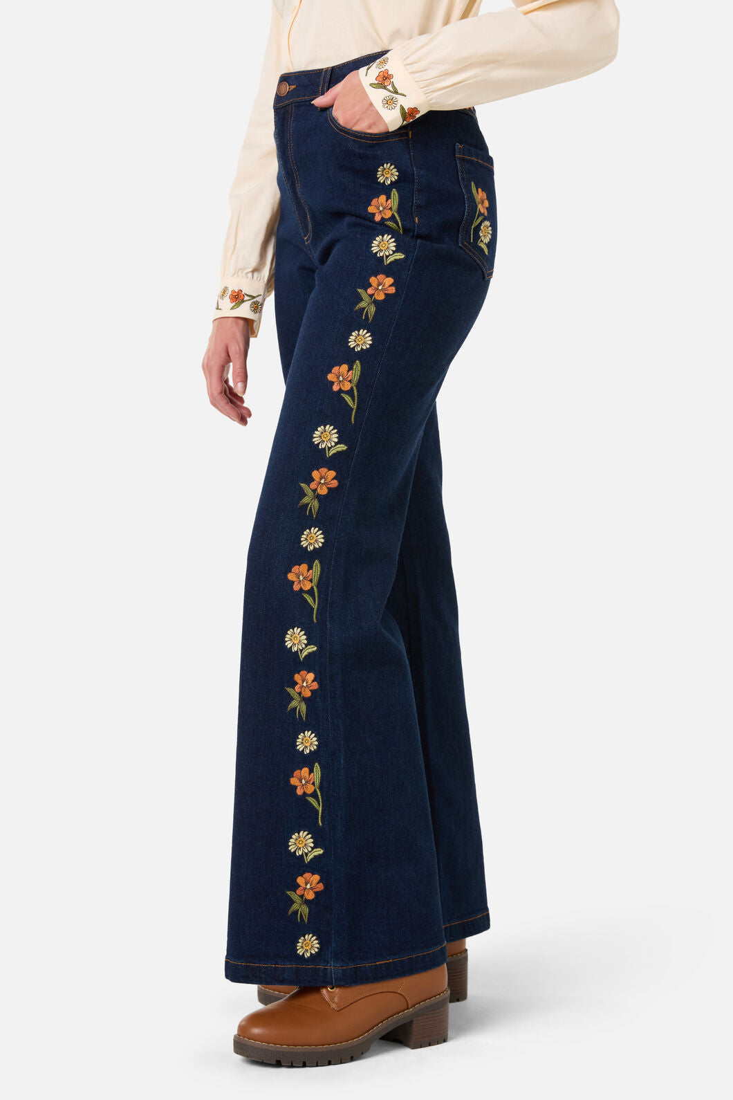 Gloria Embroidered Jean