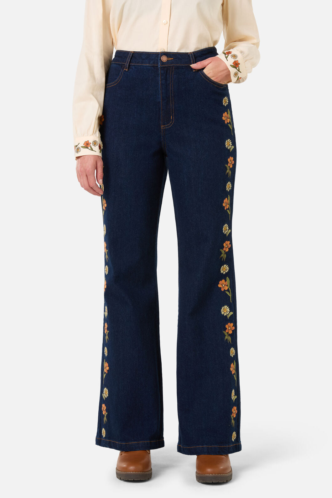 Gloria Embroidered Jean