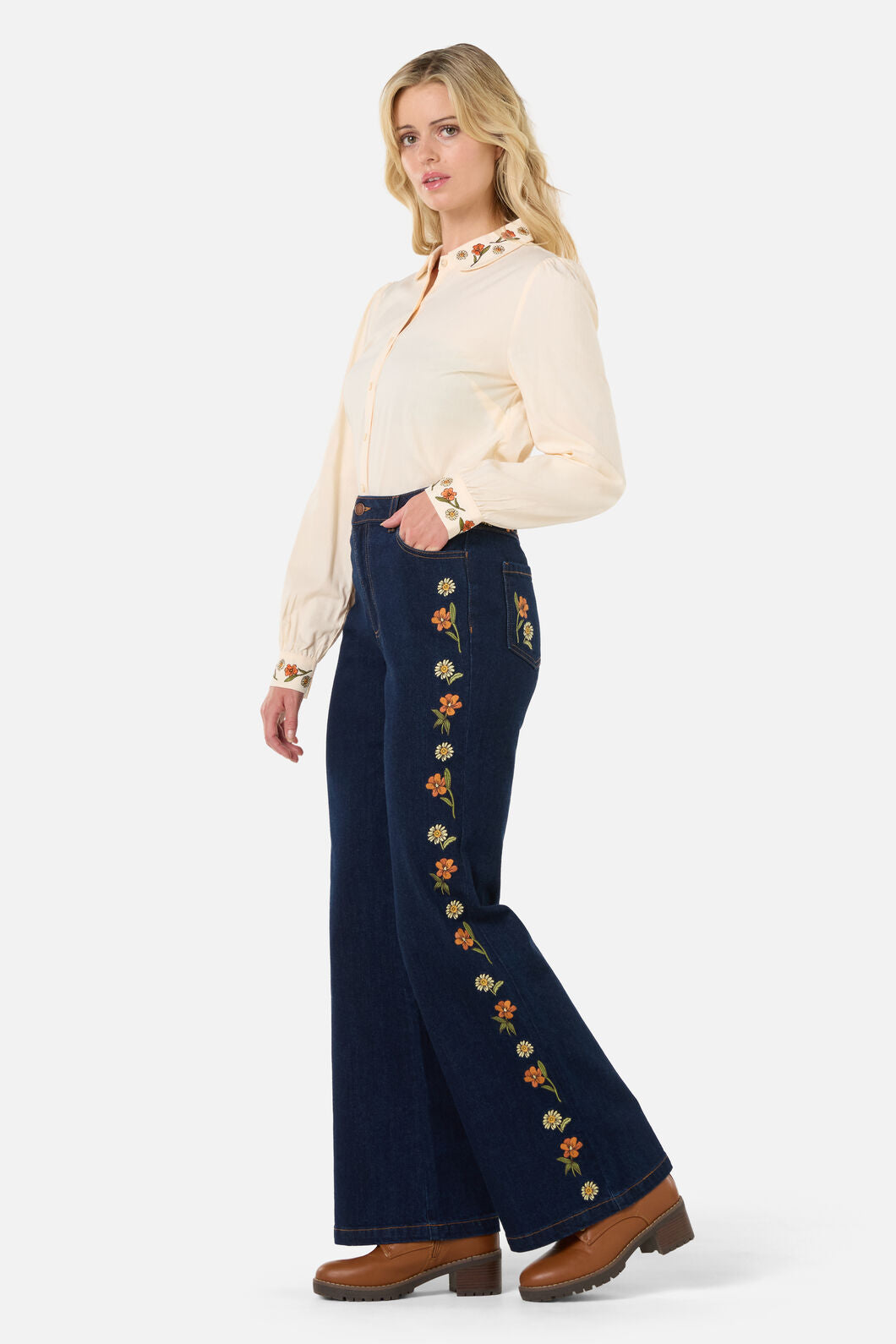 Gloria Embroidered Jean