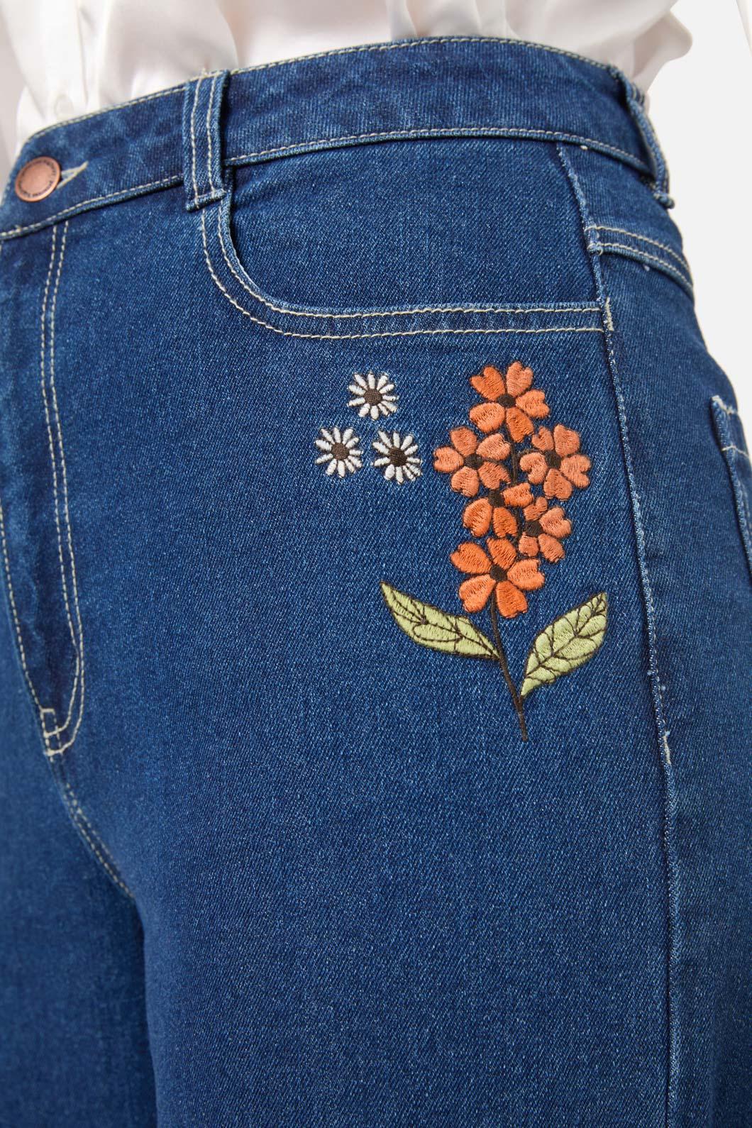 Viva Floral Embroidered Jean