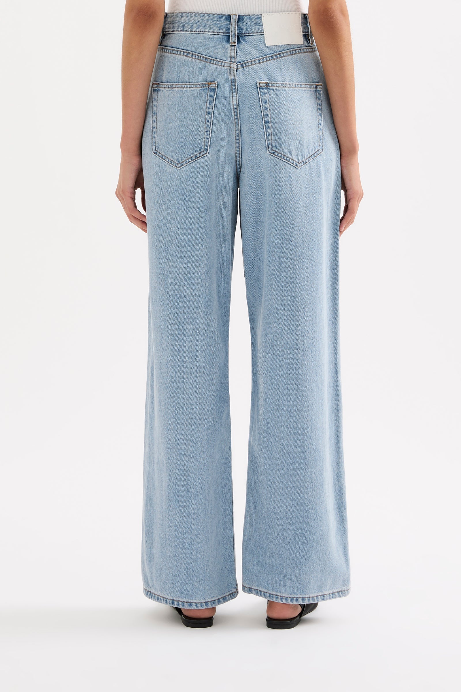 Organic Relaxed Leg Jean