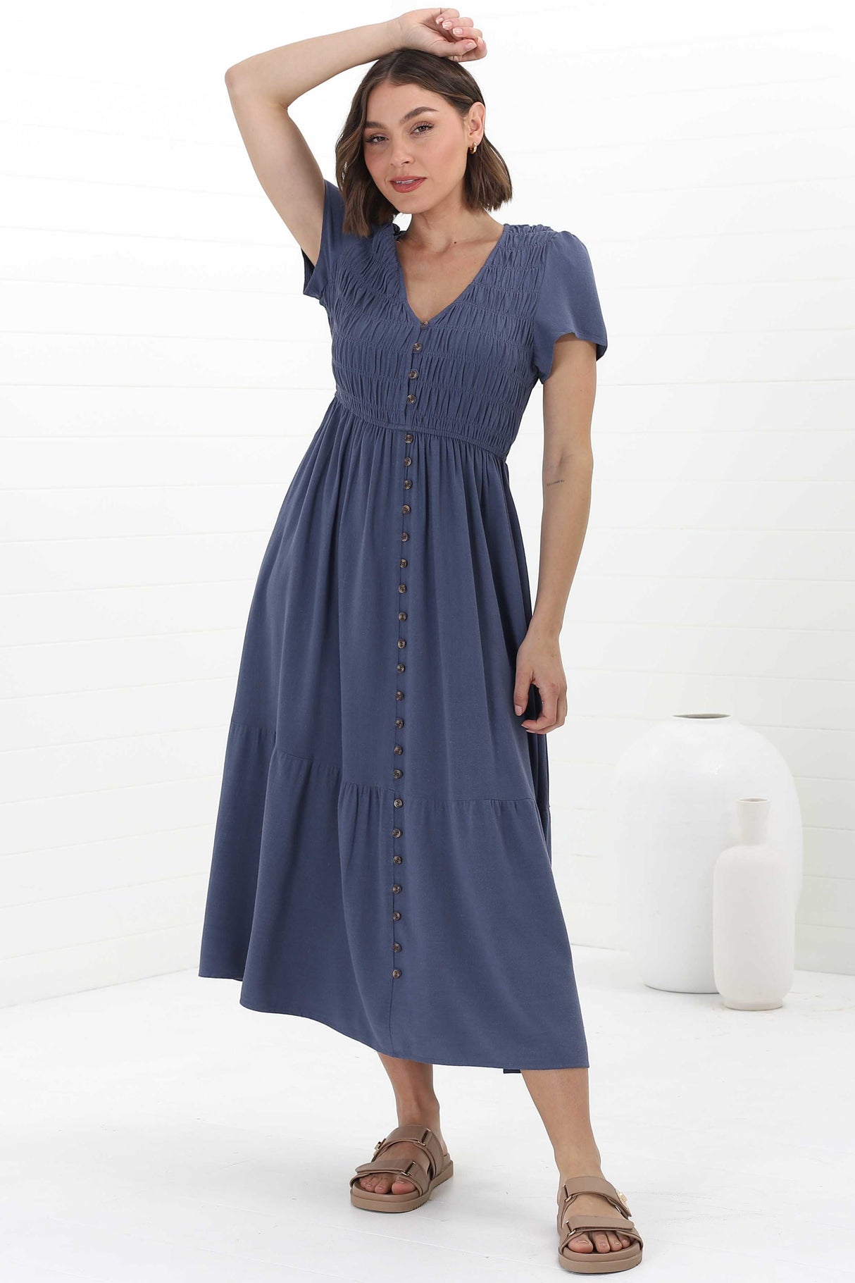 Stephan Midi Dress - Cap Sleeve Tortoiseshell Button-Down Tiered Dress In Navy