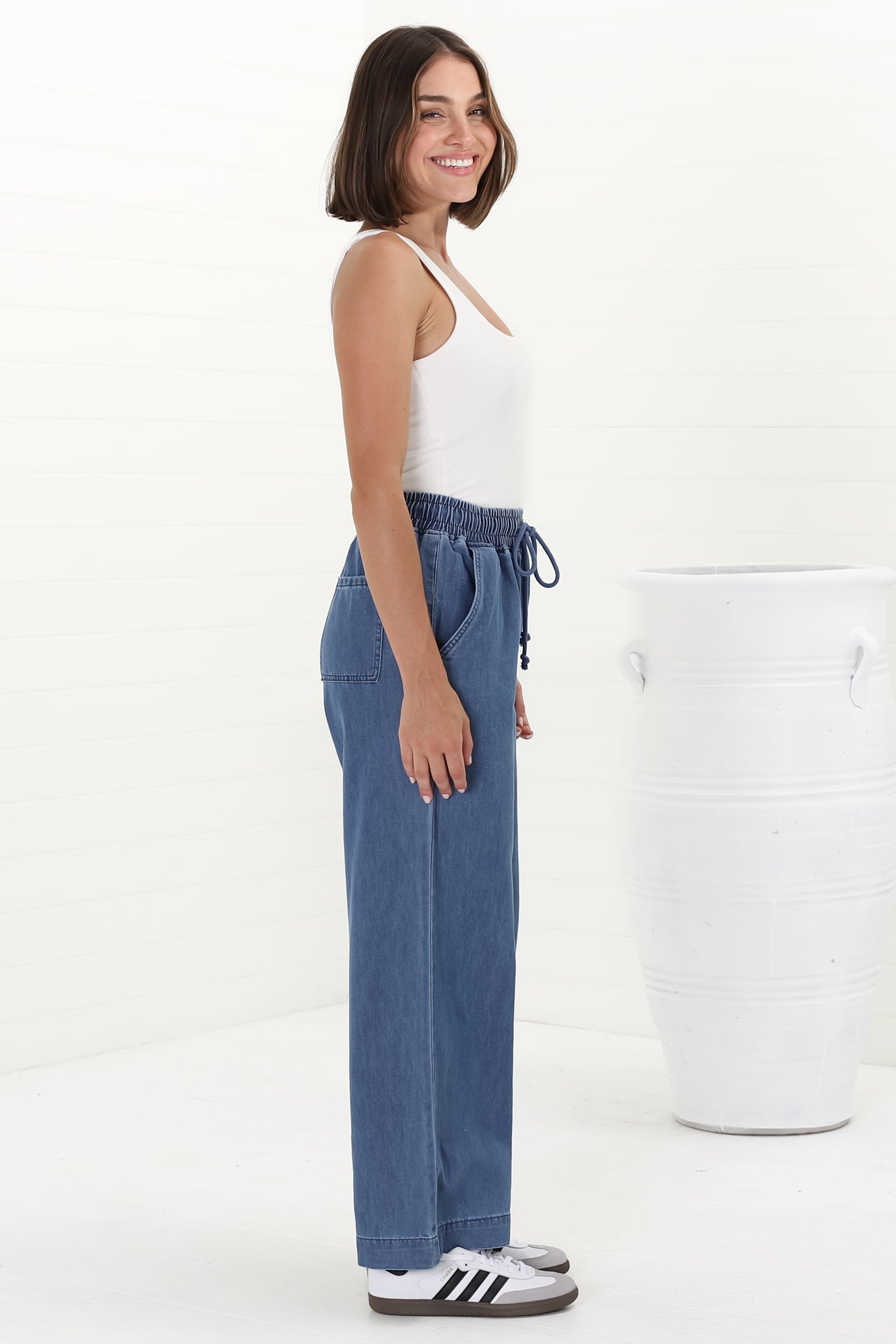Zeke Jeans - Elasticated Waist Wide Leg Jeans in M