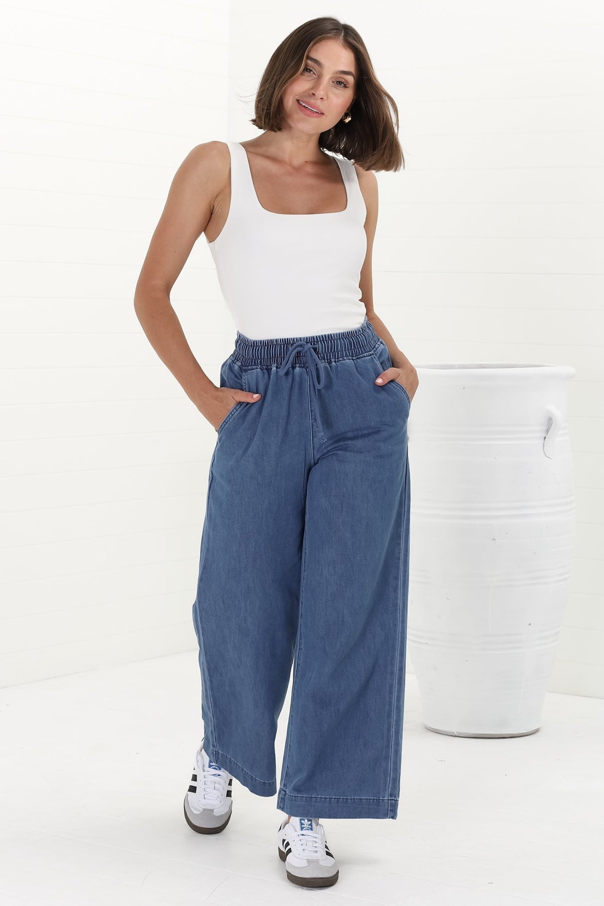 Zeke Jeans - Elasticated Waist Wide Leg Jeans In Medium Wash Denim