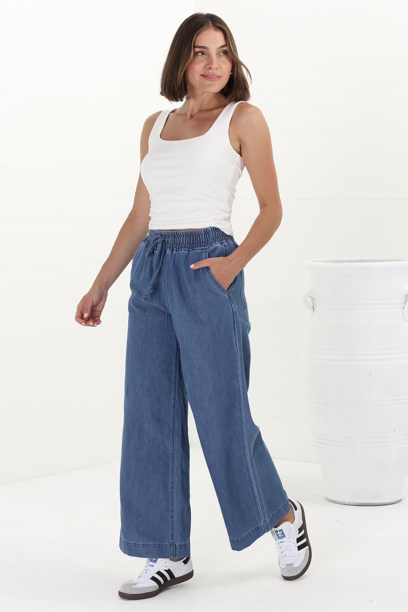 Zeke Jeans - Elasticated Waist Wide Leg Jeans in M