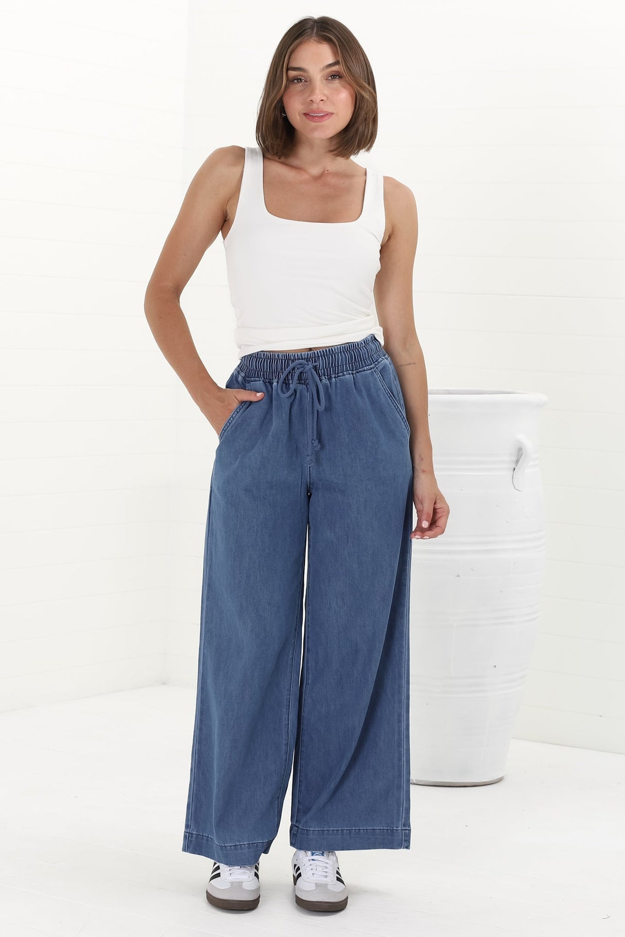 Zeke Jeans - Elasticated Waist Wide Leg Jeans In Medium Wash Denim
