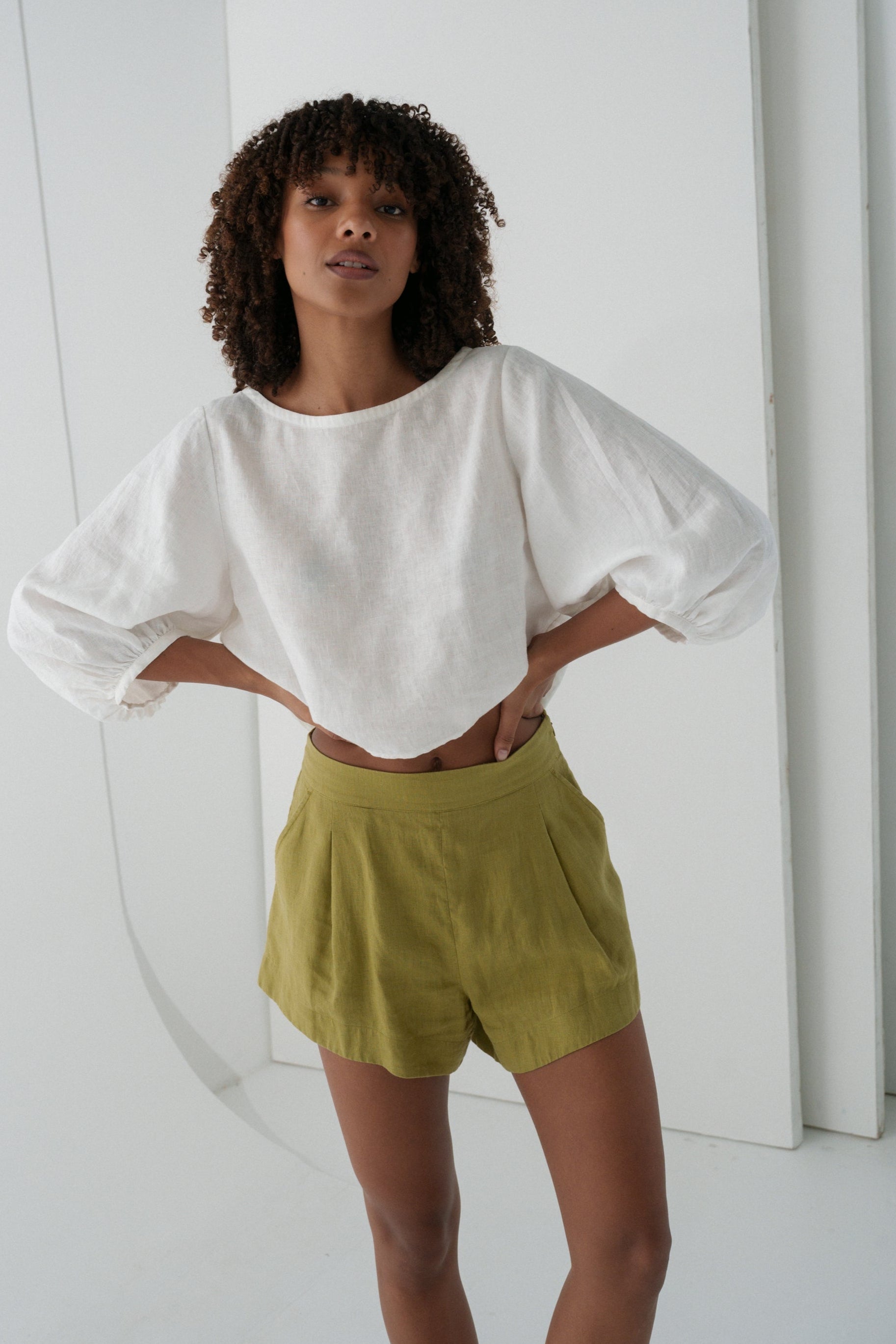 Gaia Olive Linen Shorts