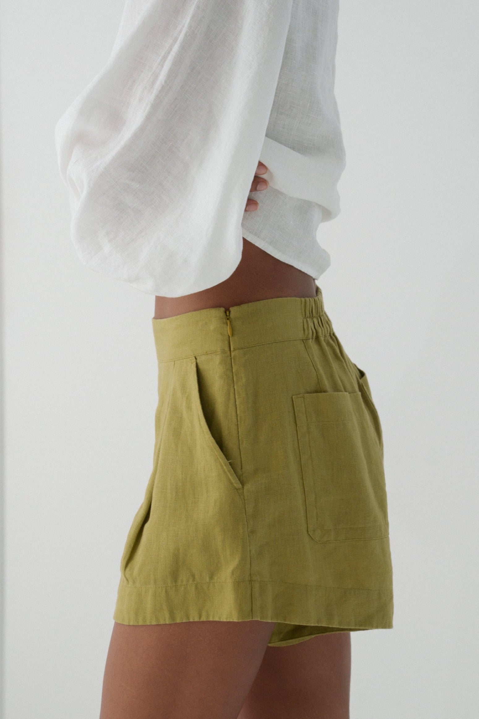 Gaia Olive Linen Shorts