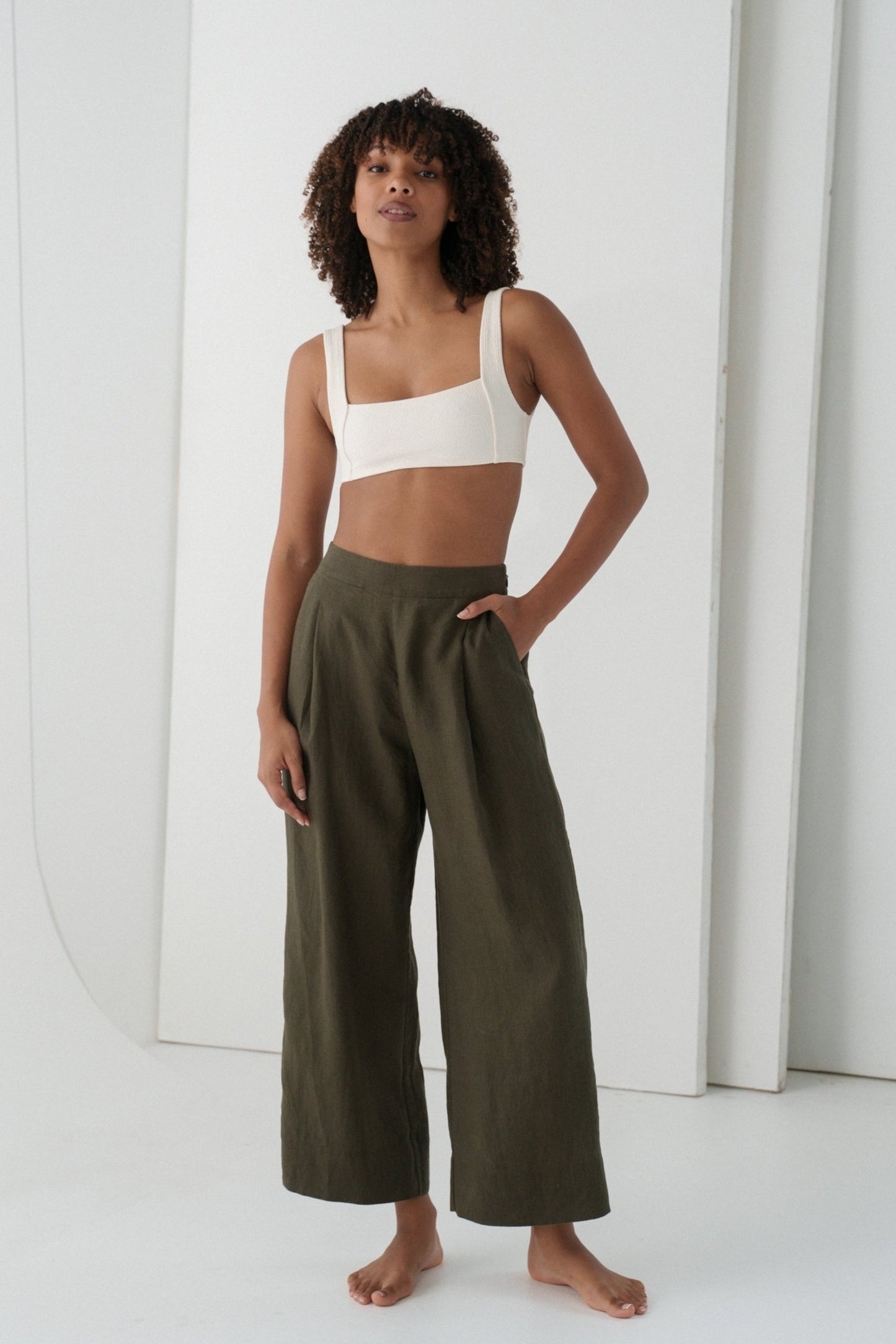 Ivy Khaki Linen Crop Pants